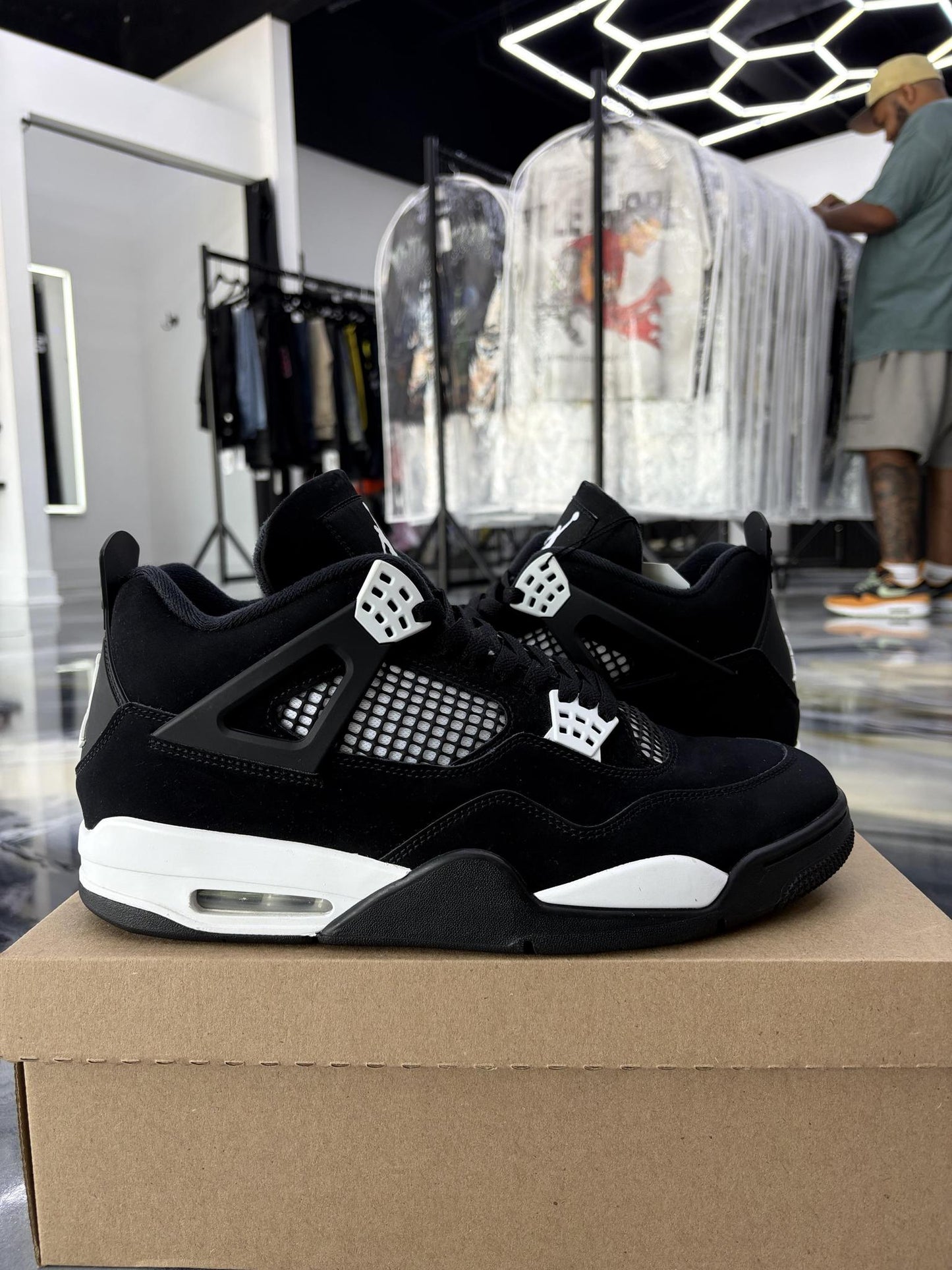 Jordan 4 "White Thunder" Used Size 12