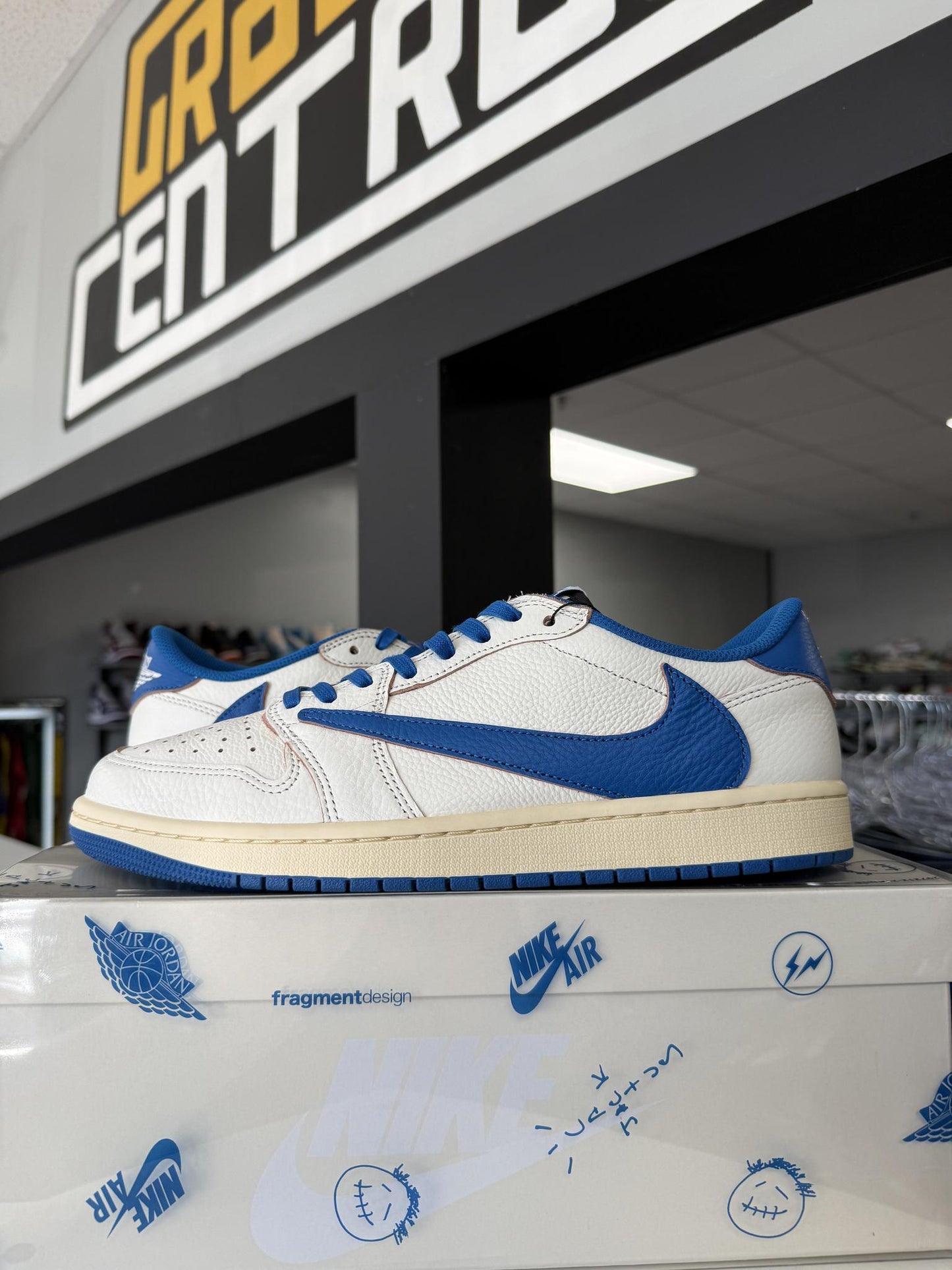 Jordan 1 Low Travis Scott "Fragment Sail" Used Size 11