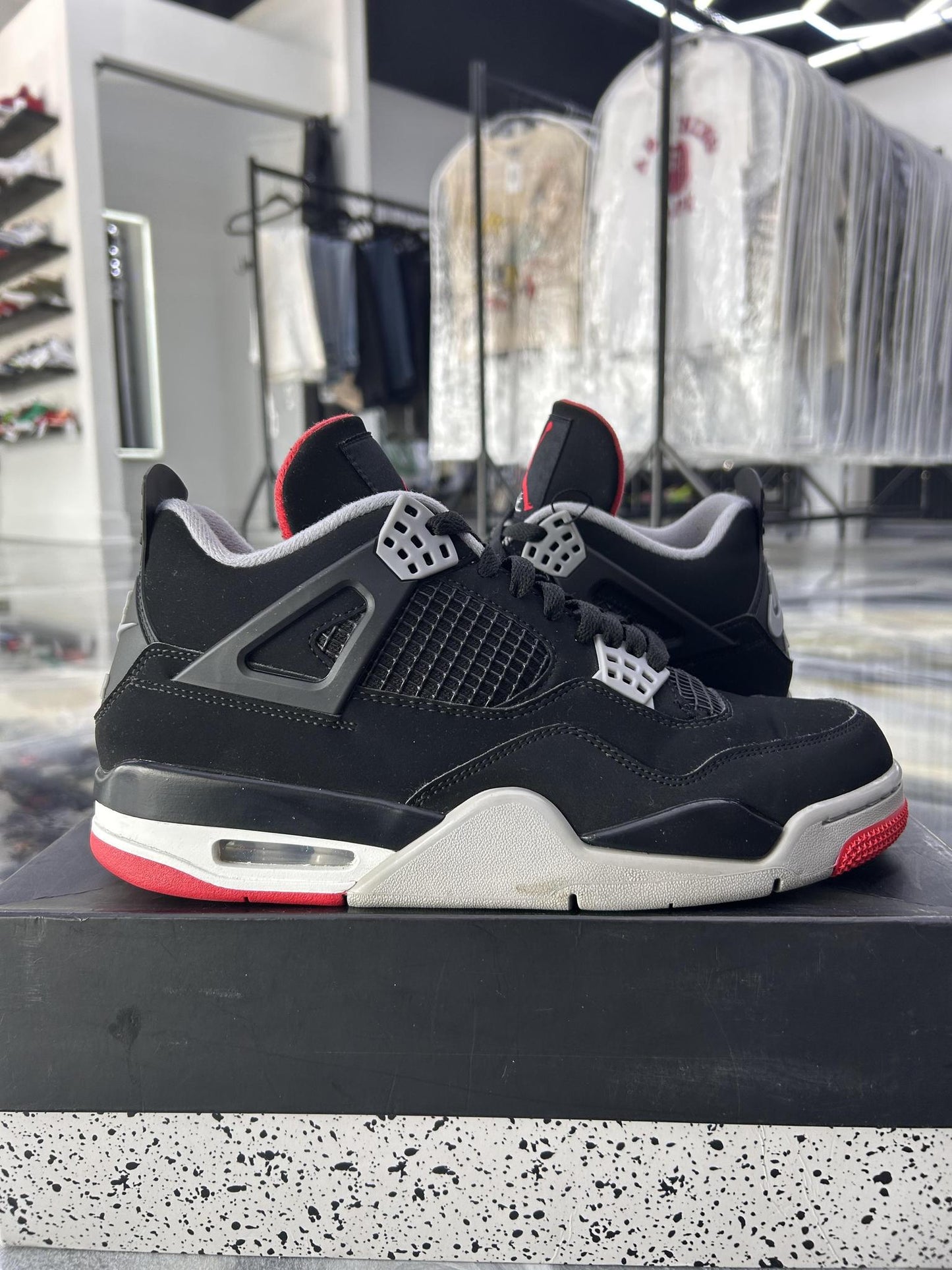 Jordan 4 "Bred 2019" Used Size 9.5