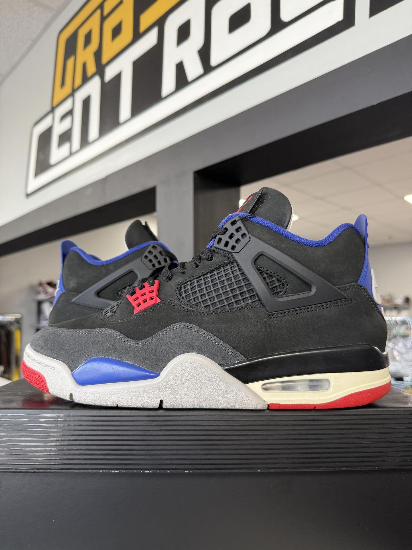 Jordan 4 "Rare Air" Used Size 10.5