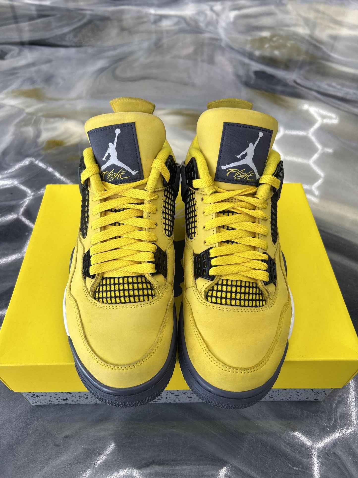 Jordan 4 "Lightning" Used Size 9