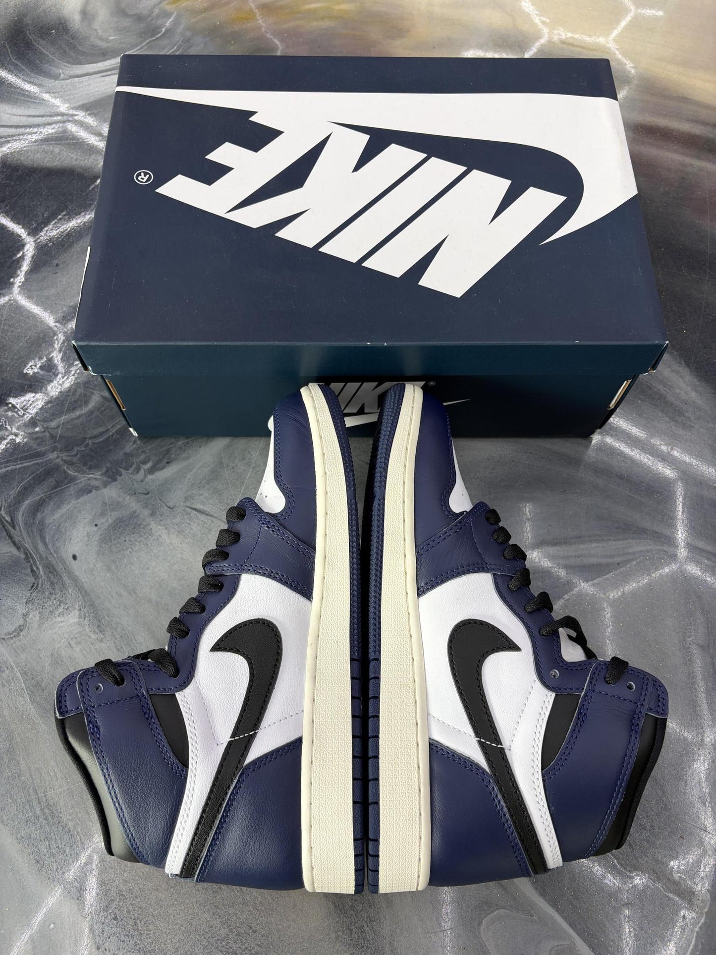 Jordan 1 High "Midnight Navy" Used Size 7Y/8.5W