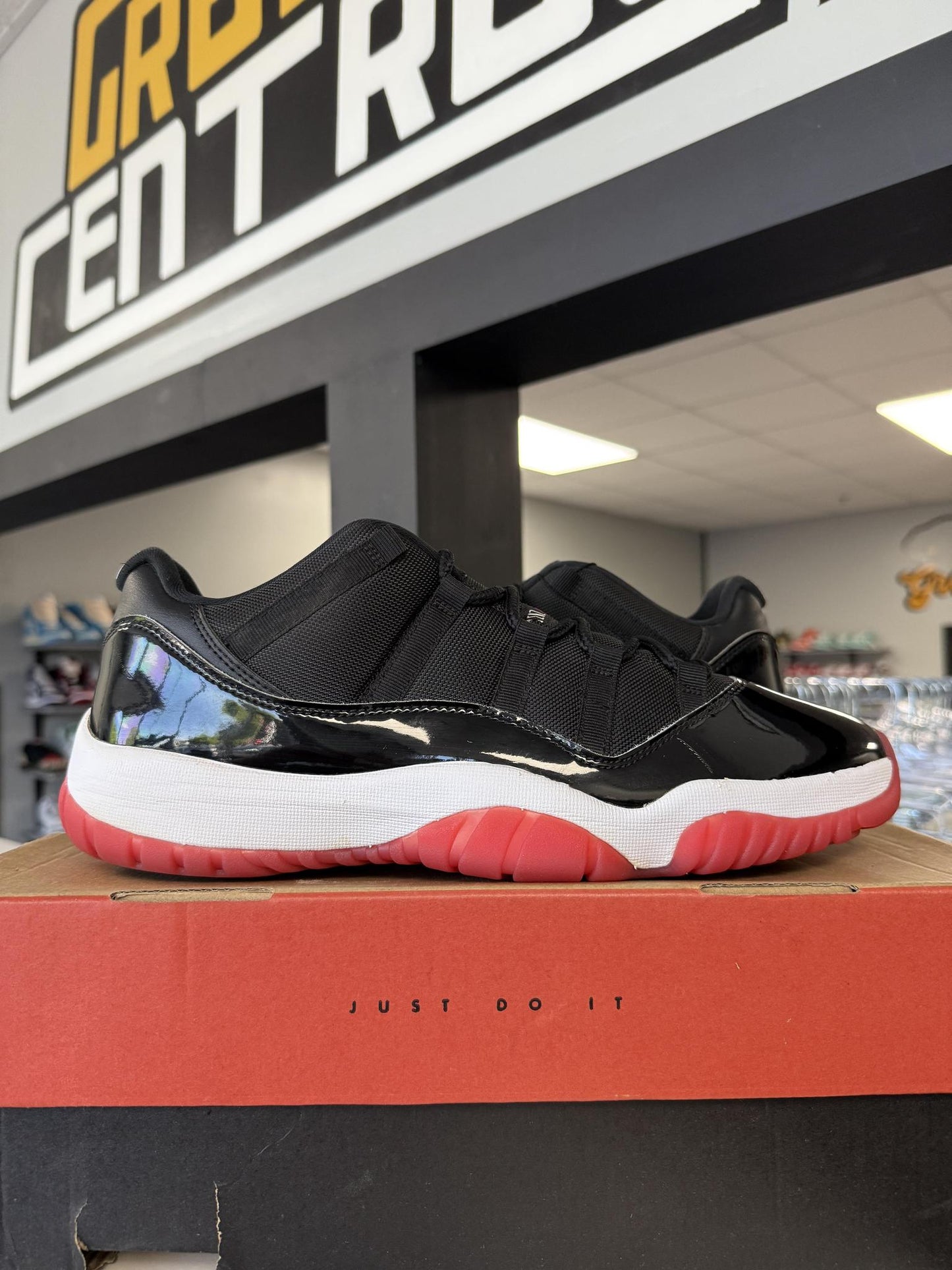Jordan 11 Low "Bred" Used Size 13