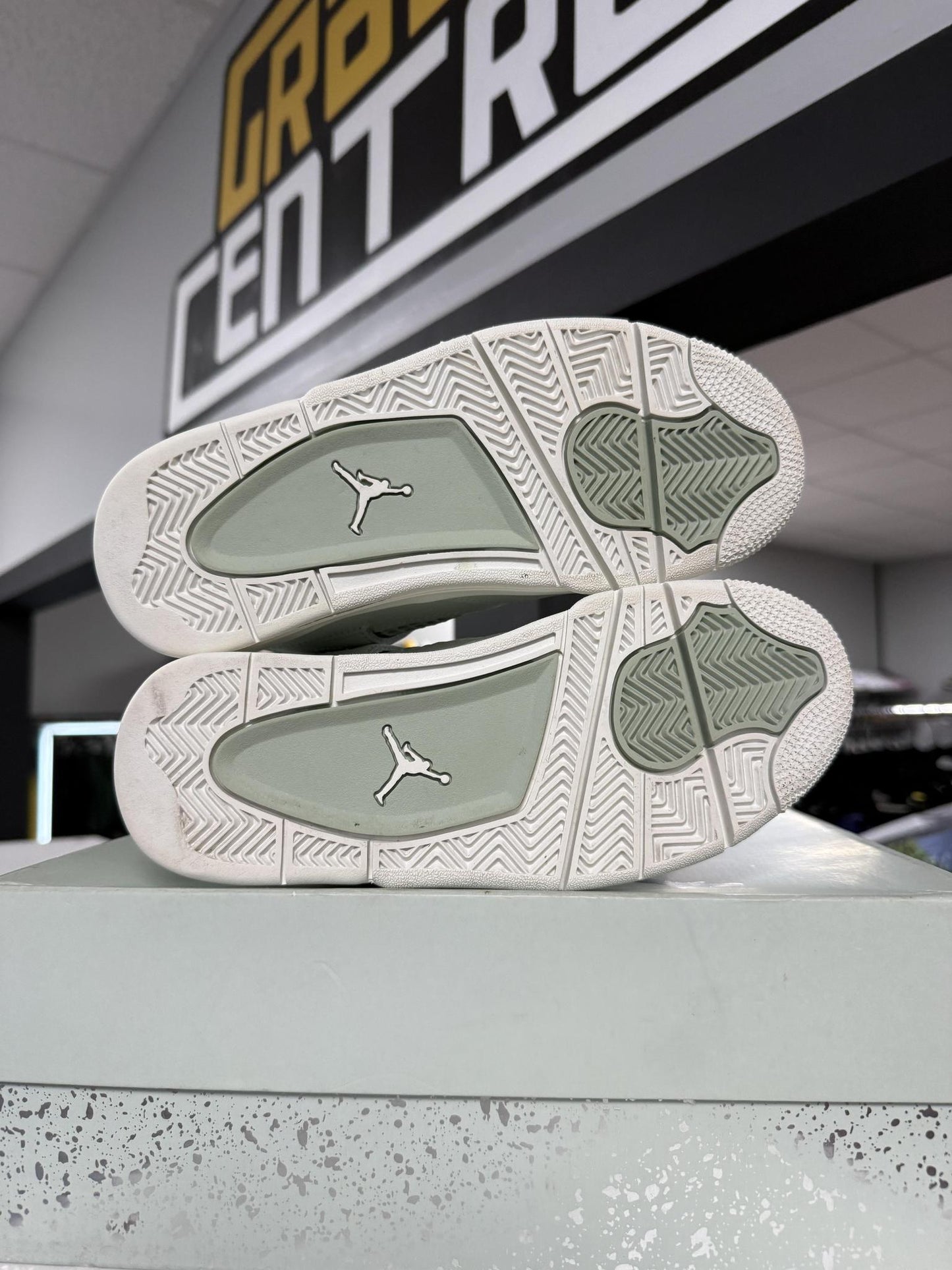 Jordan 4 "Seafoam" Used Size 4.5Y/6W