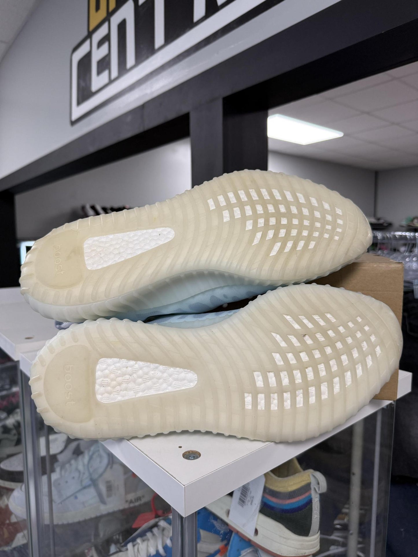 Yeezy 350 V2 "Mono Ice" Used Size 14