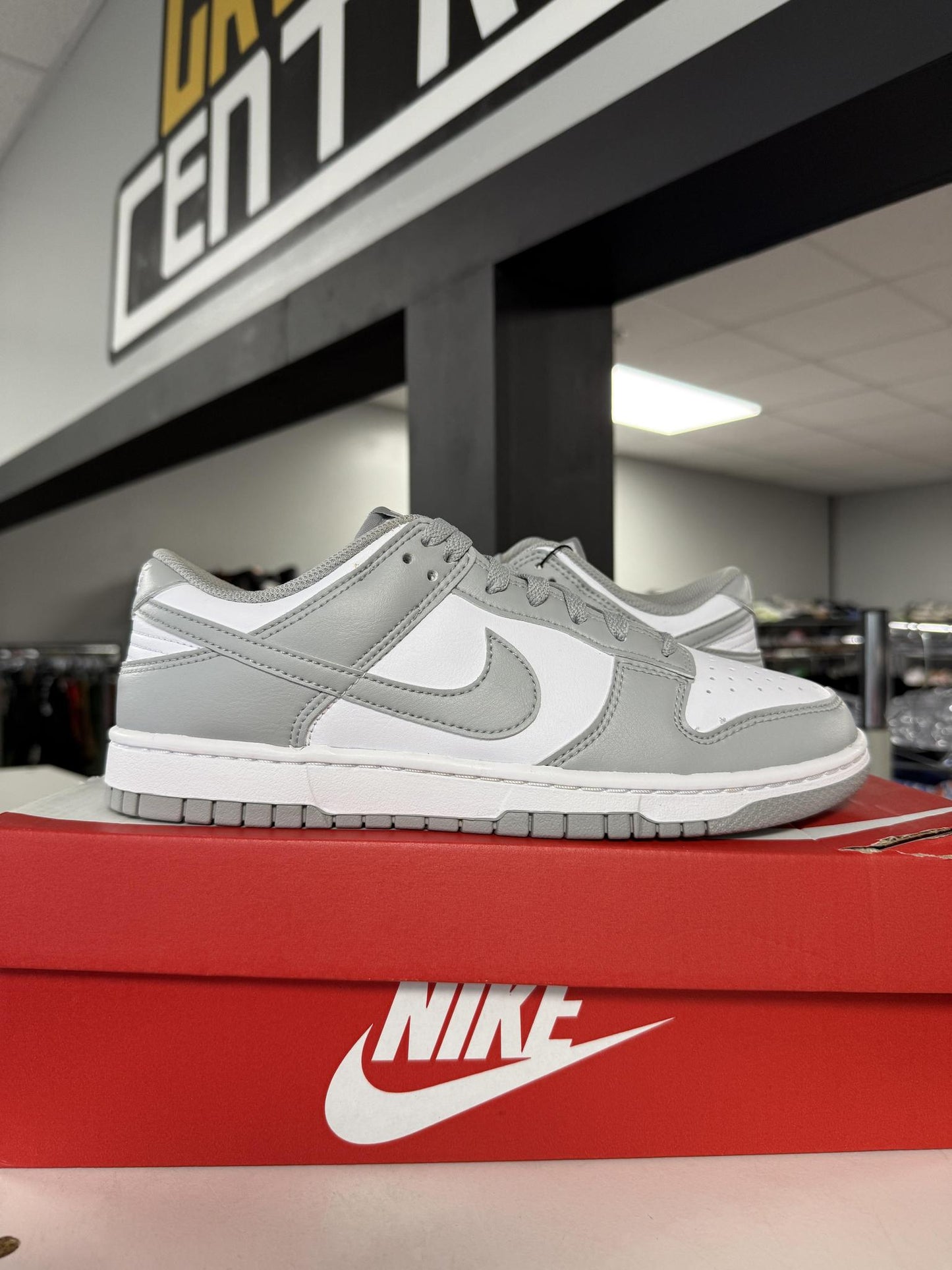 Dunk Low "Light Smoke Grey" Used Size 8.5