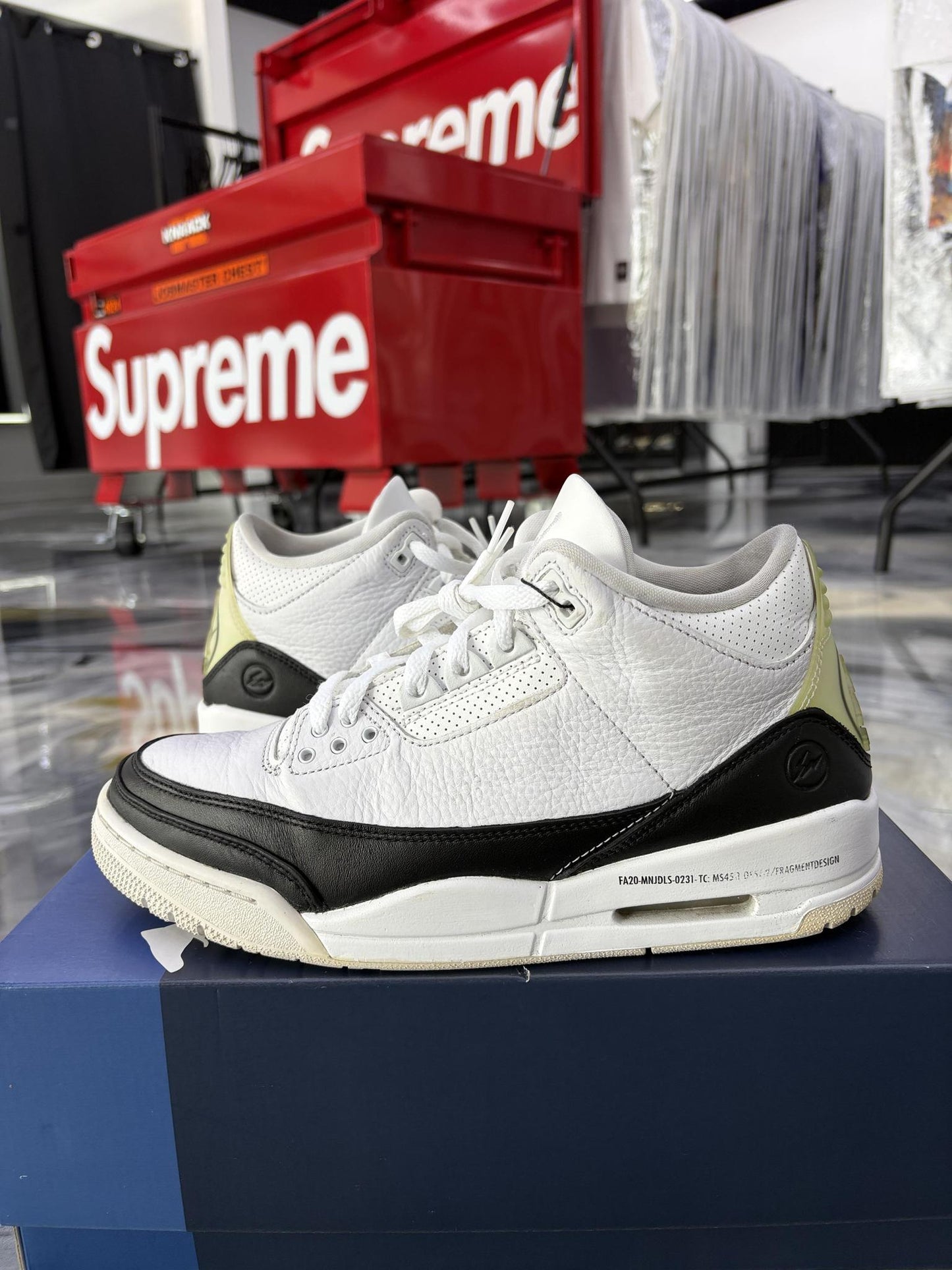 Jordan 3 Fragment Used Size 9