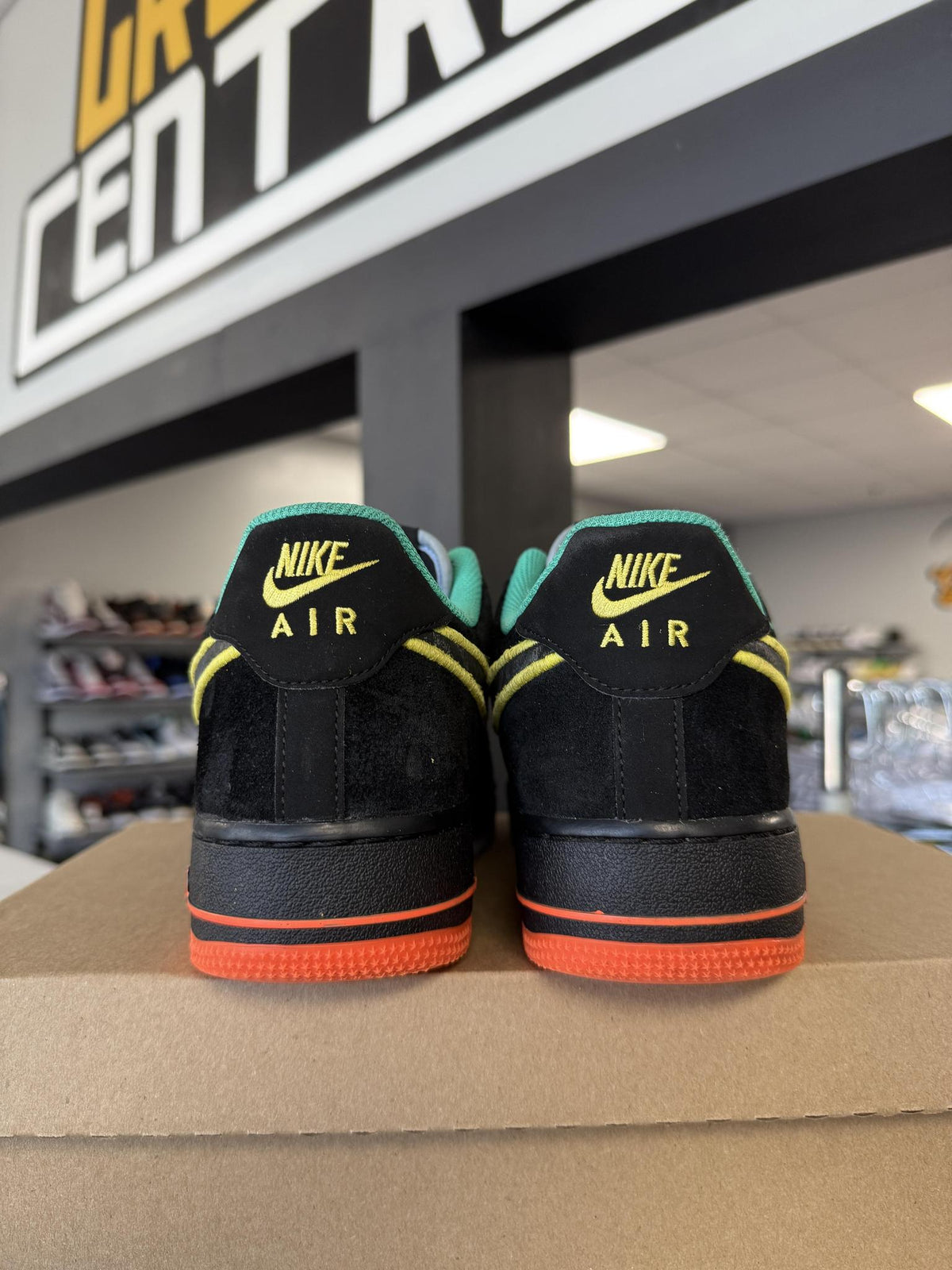 Nike Air Force 1 Black "Multi Color" Used Size 8.5