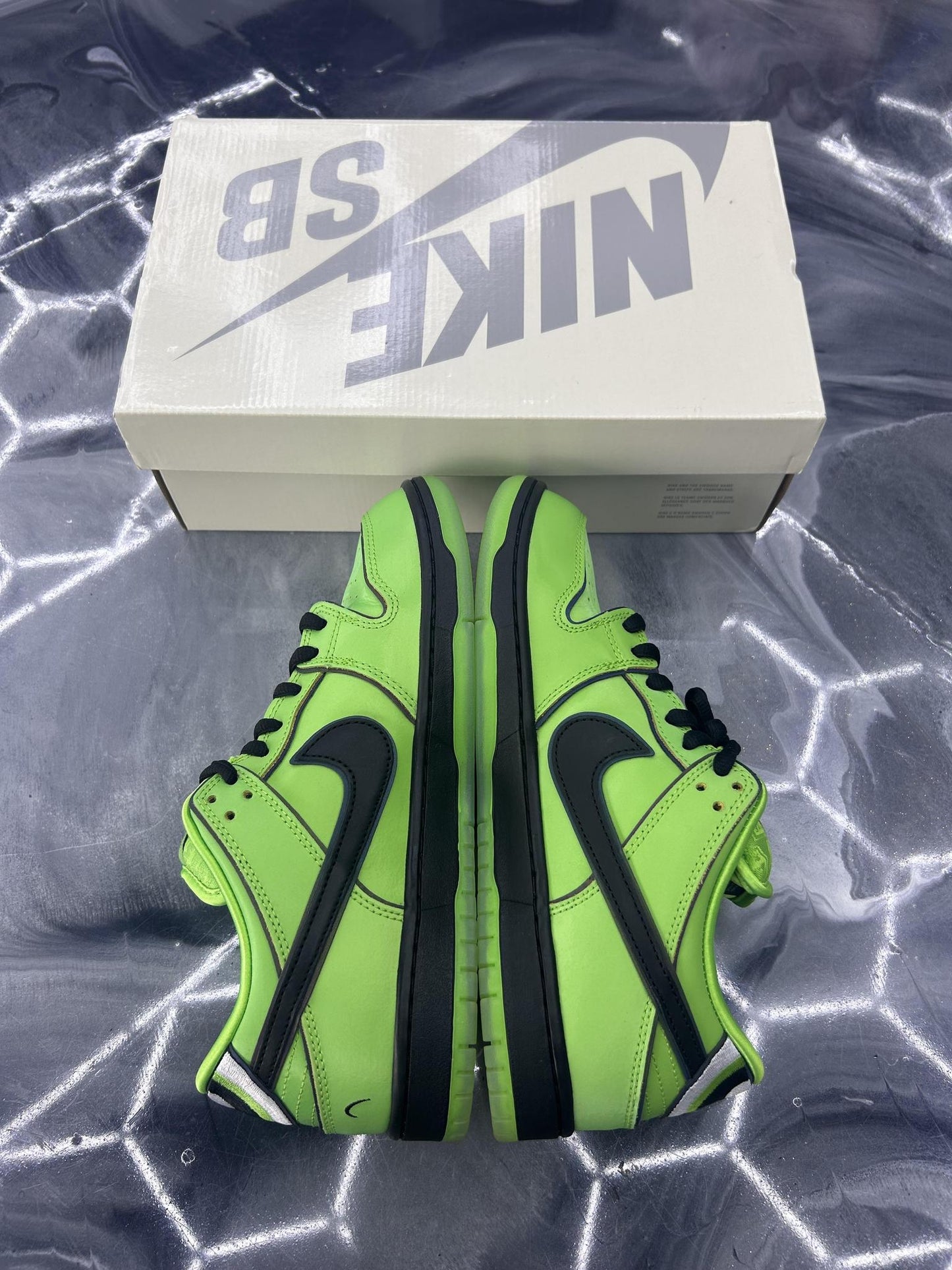 Dunk Low SB "Buttercup Power Puff Girls" Used Size 9
