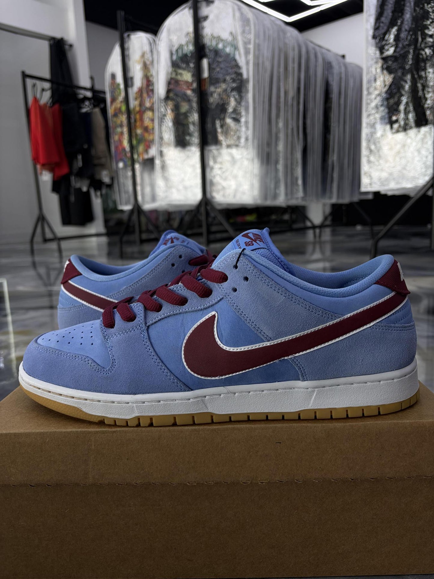 Nike SB Dunk Low "Phillies" Used Size 13