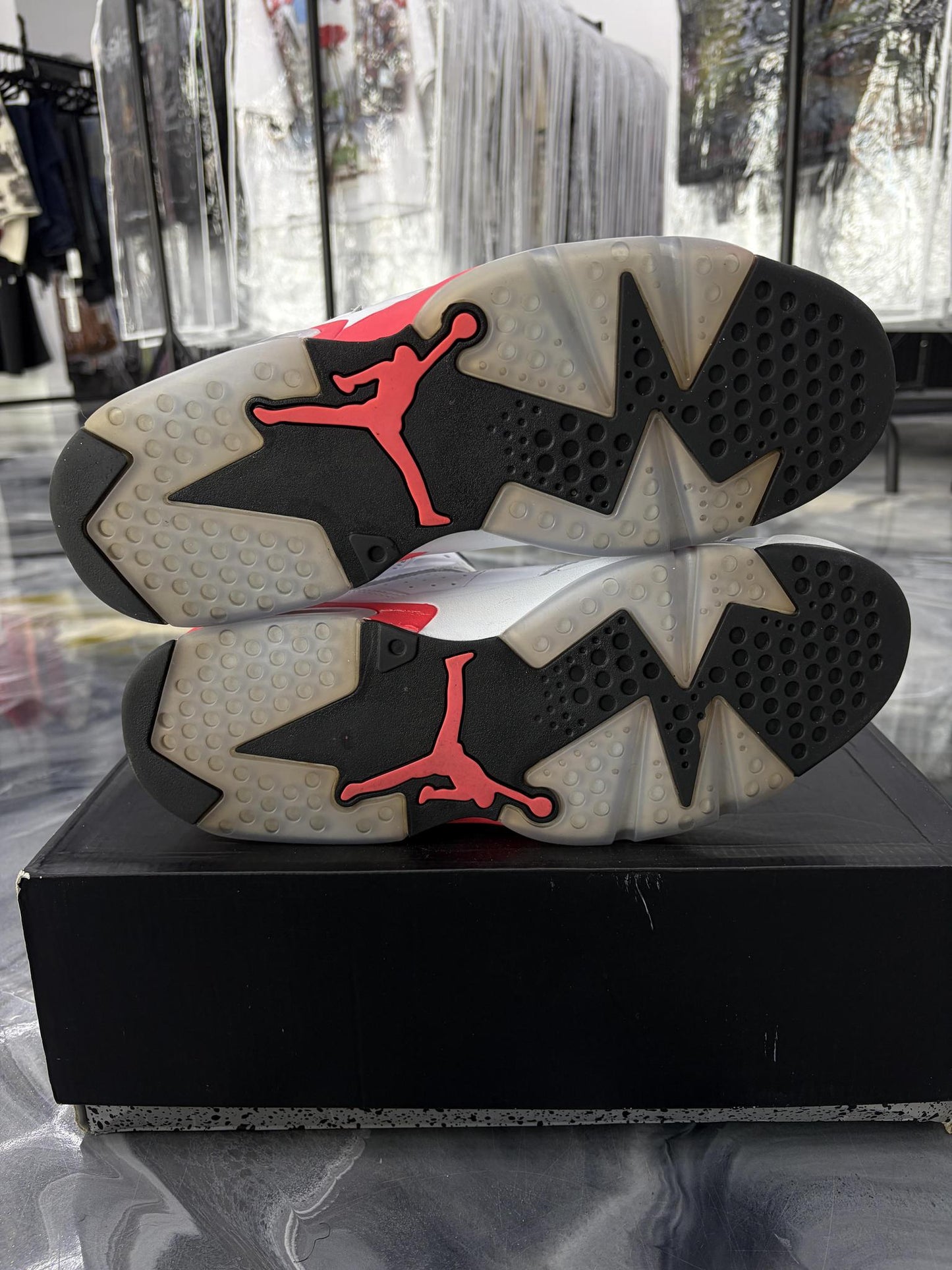 Jordan 6 "White Infrared" Used Size 11.5