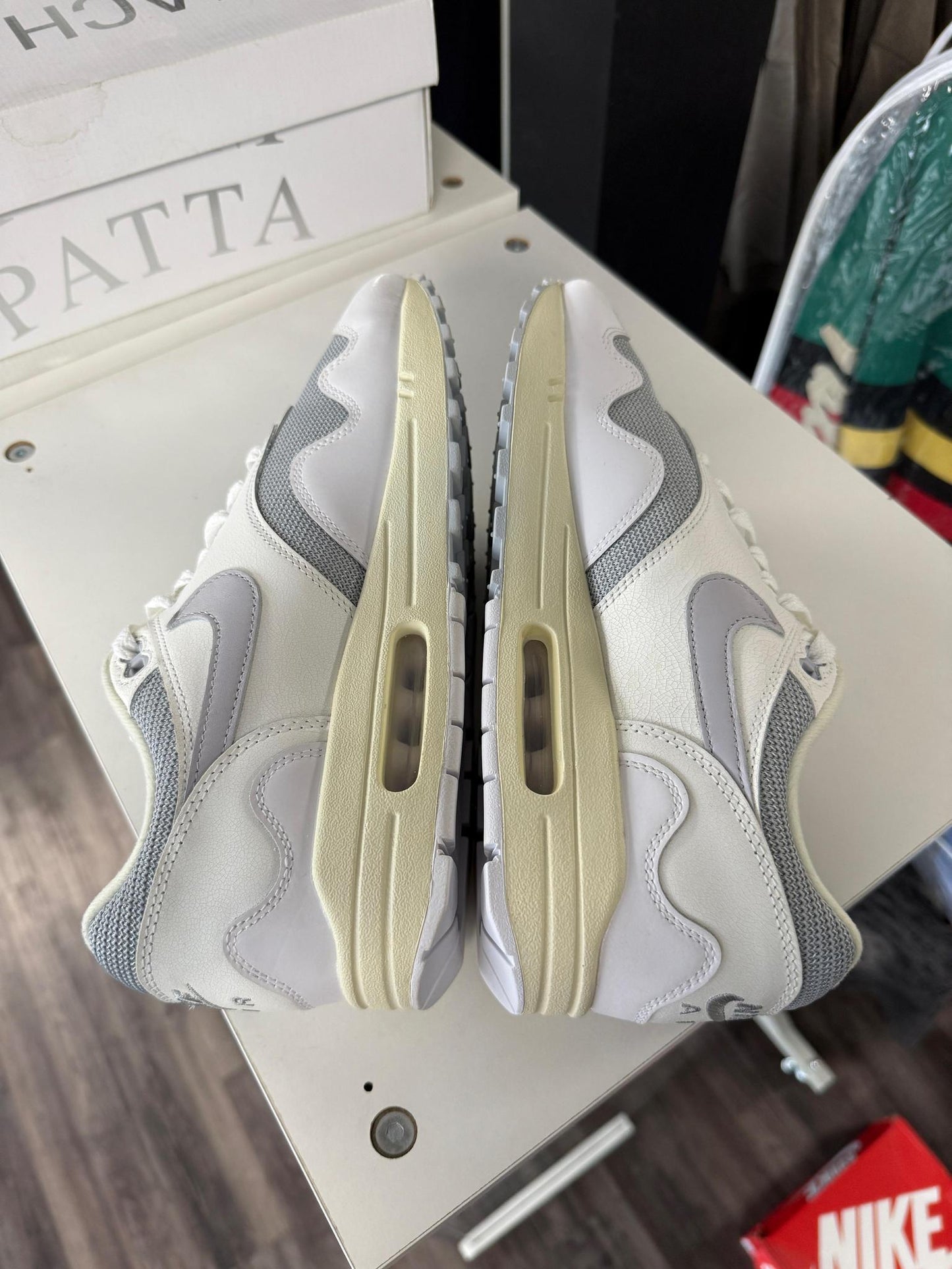 Nike Air Max 1 x Patta "White" Used Size 9.5