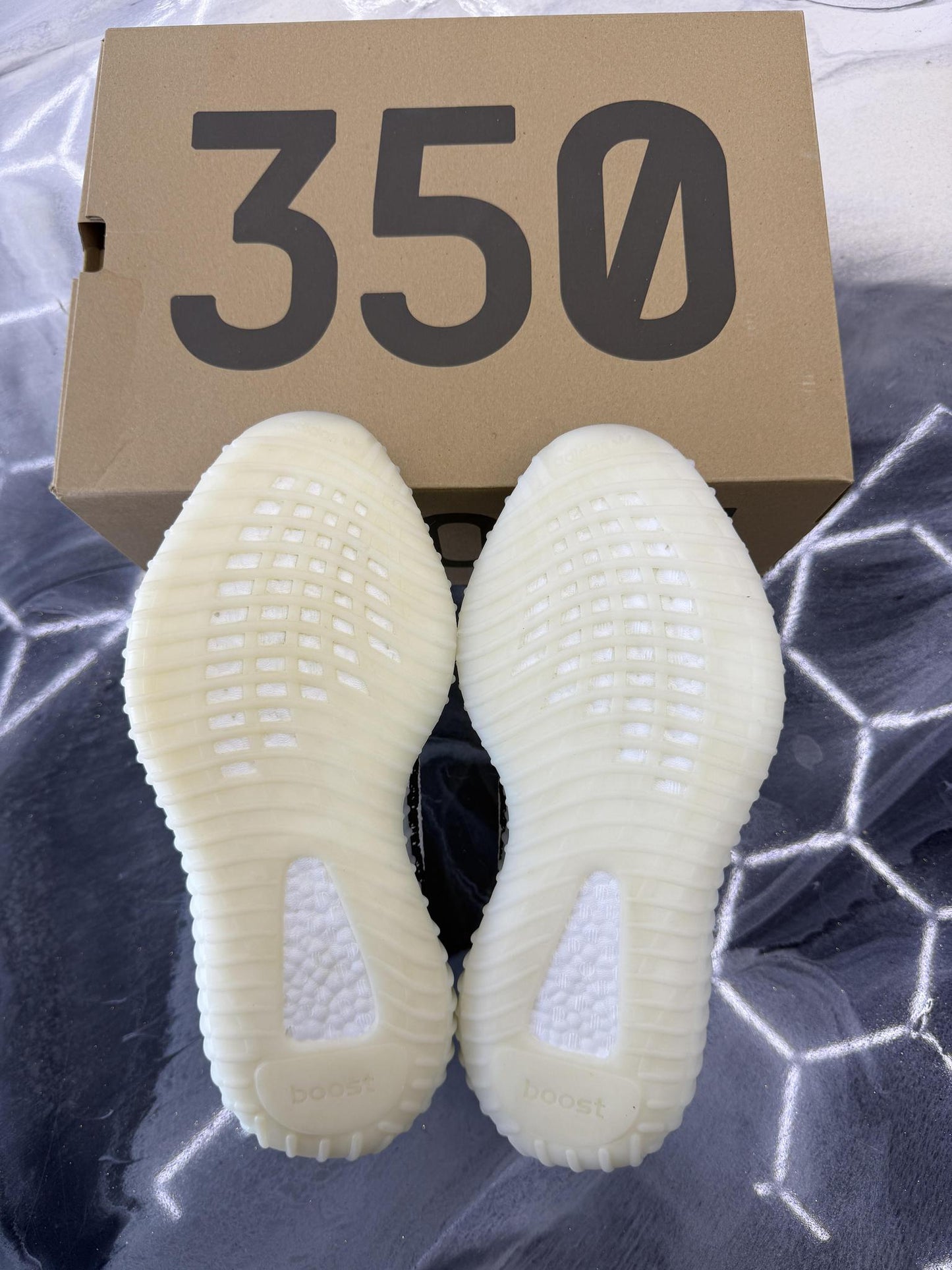 Yeezy 350 Boost V2 "Zebra" Used Size 9