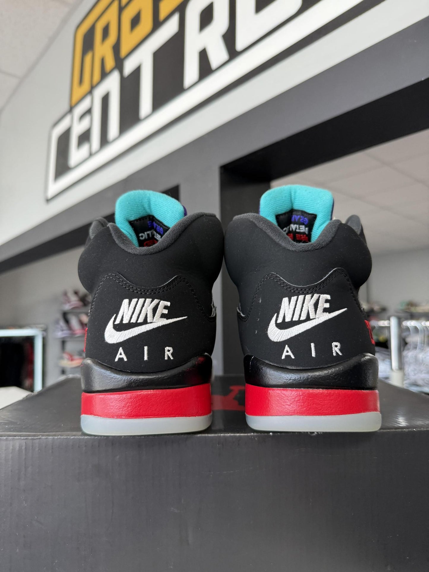 Jordan 5 "Top 3" Used Size 9.5