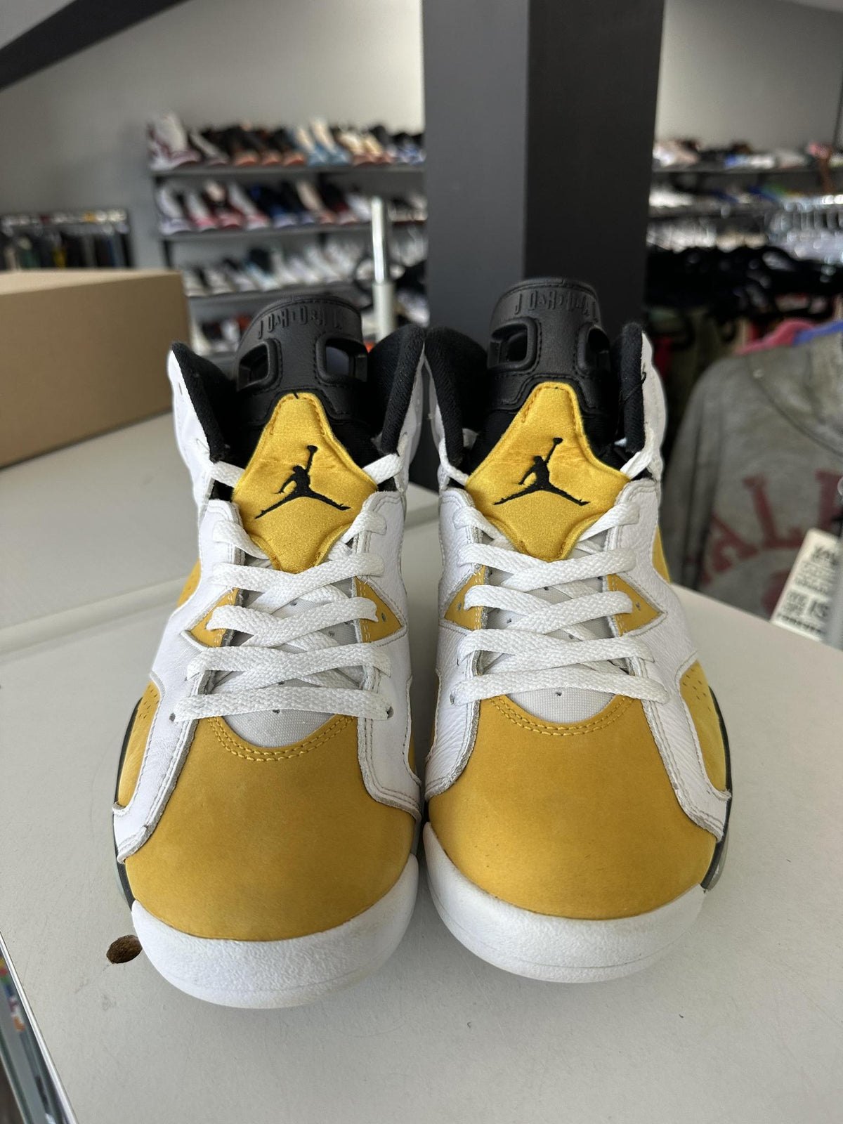 Jordan 6 Yellow Ochre Used
