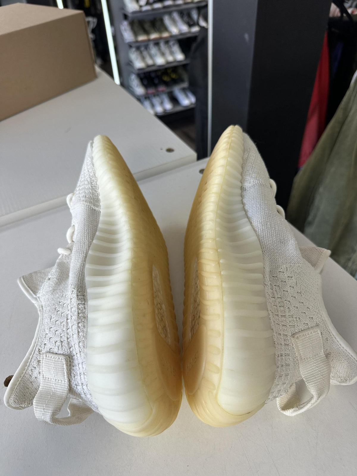 Adidas Yeezy 350 V2 "Bone" Used Size 10
