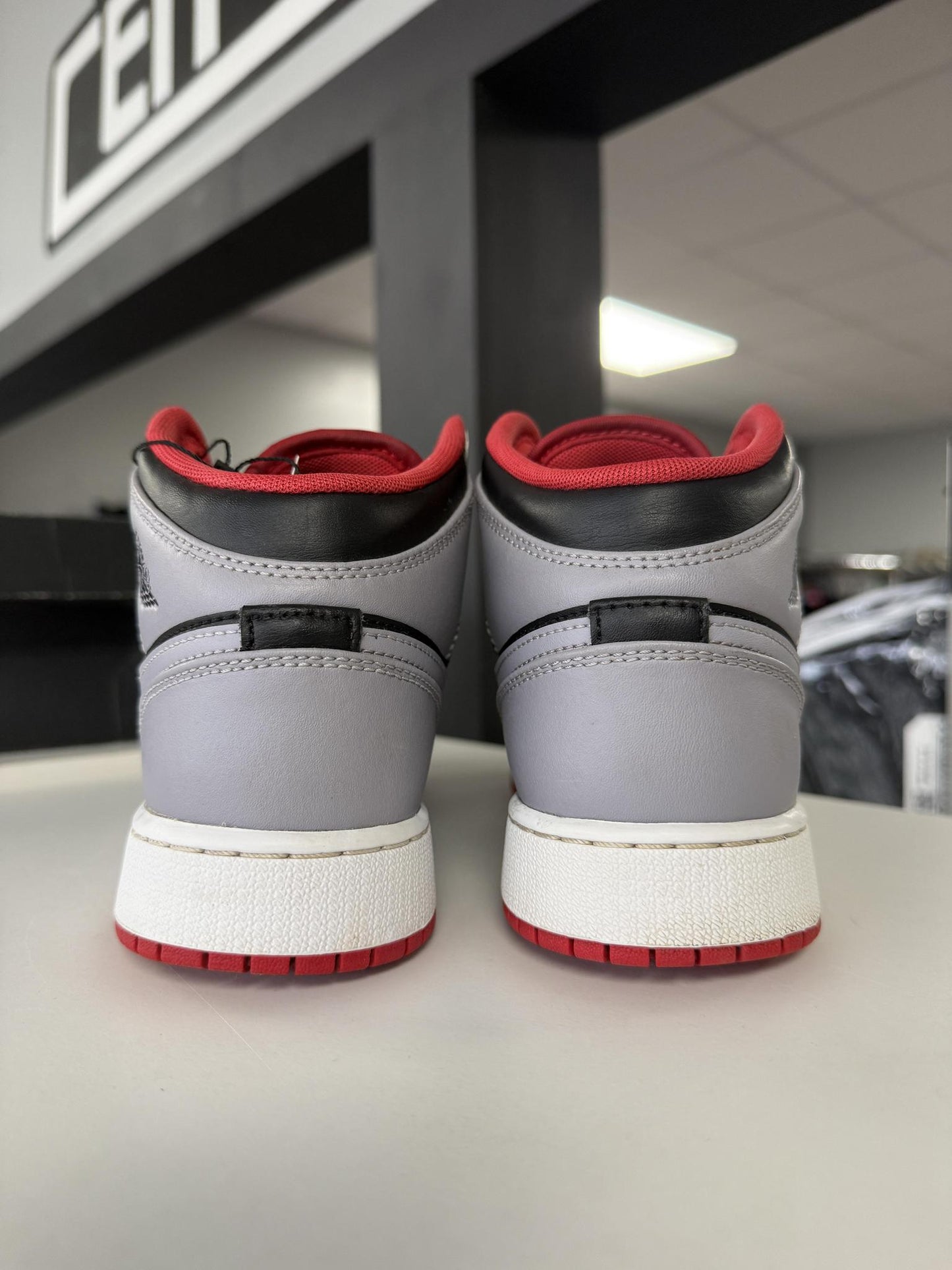 Jordan 1 Mid "Grey Red" Used Size 6.5Y/8W