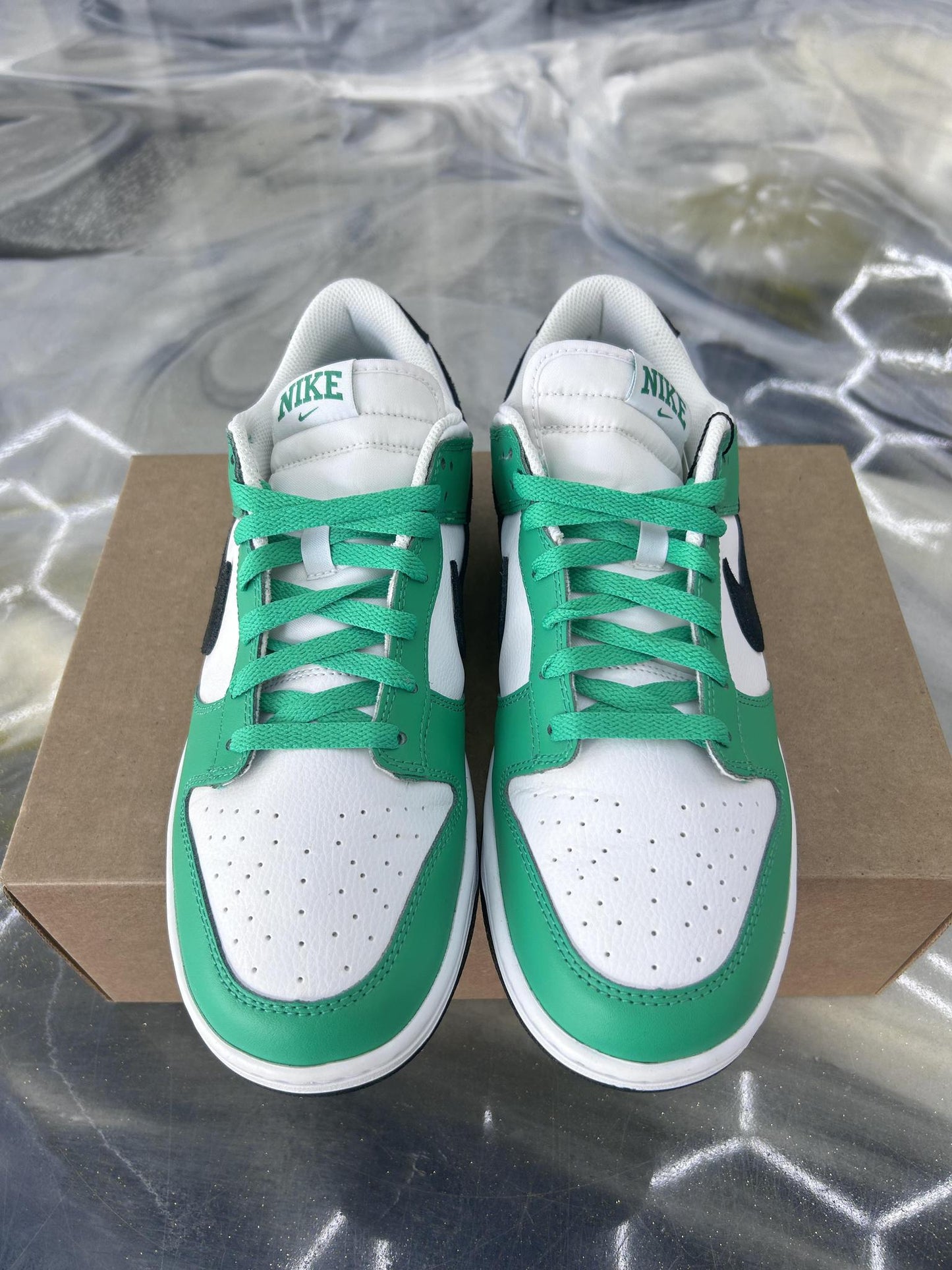 Nike Dunk Low "Lucky Green" Used Size 10.5