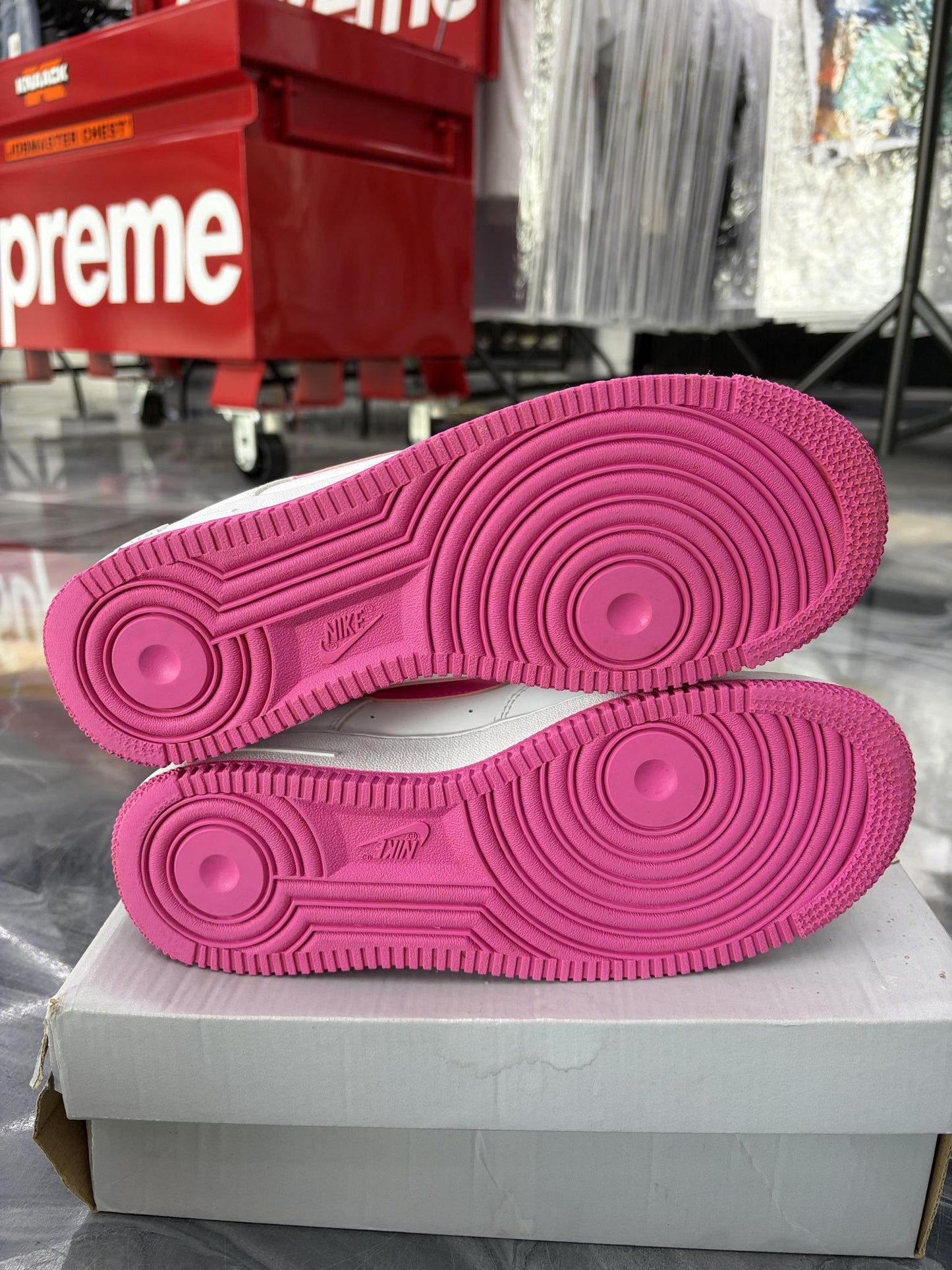 Nike Air Force 1 "Laser Fuchsia" Used Size 7Y/8.5W