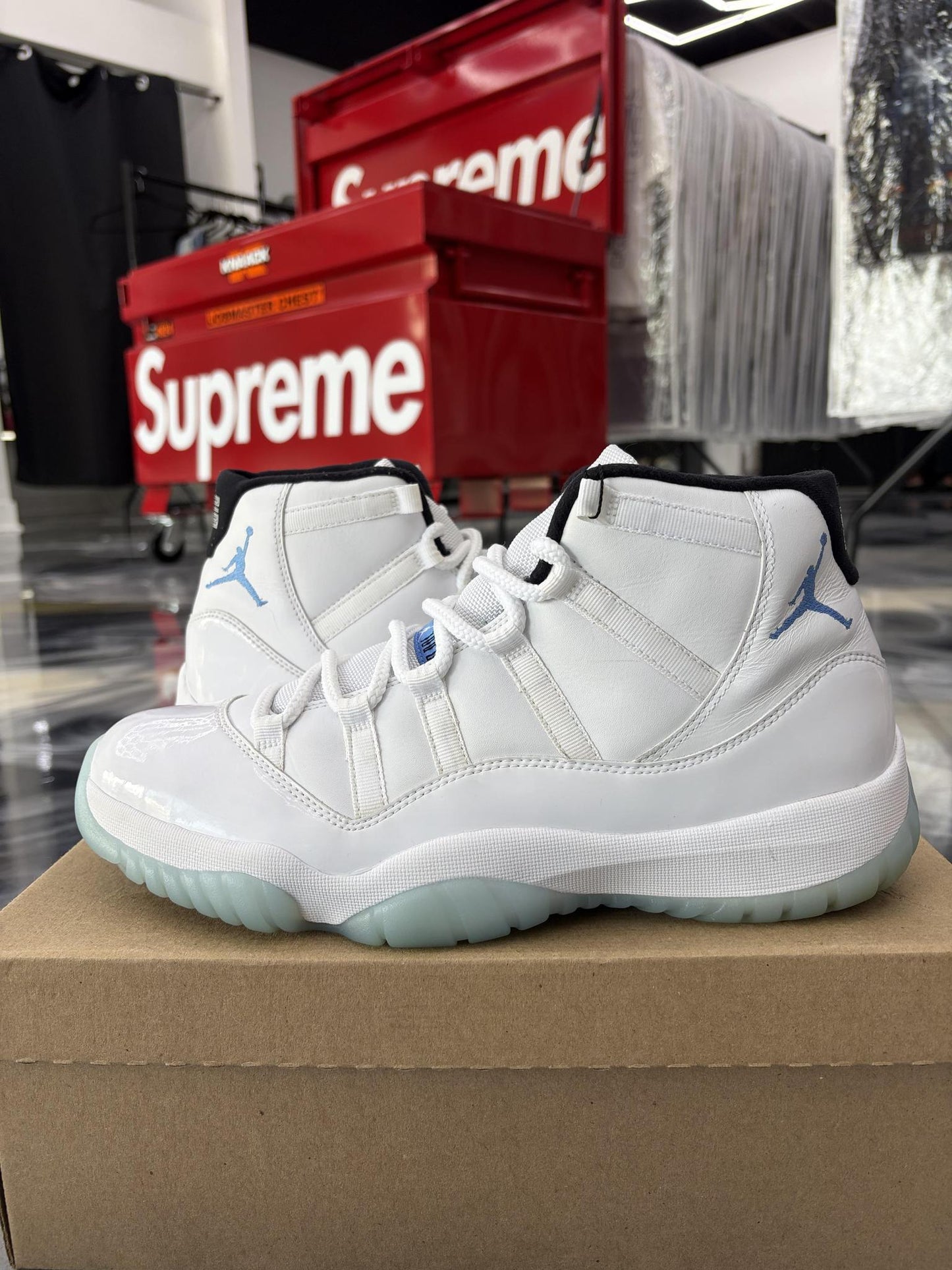 Jordan 11 "Legend Blue" Used Size 12