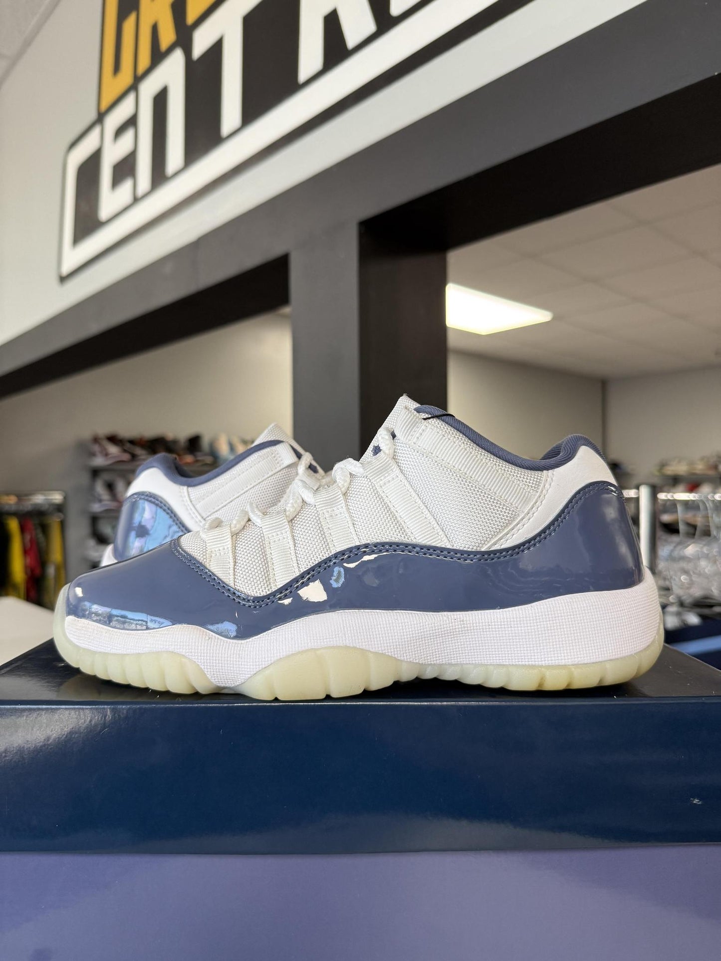 Jordan 11 Low "Diffused Blue" Used Size 6Y/7.5W