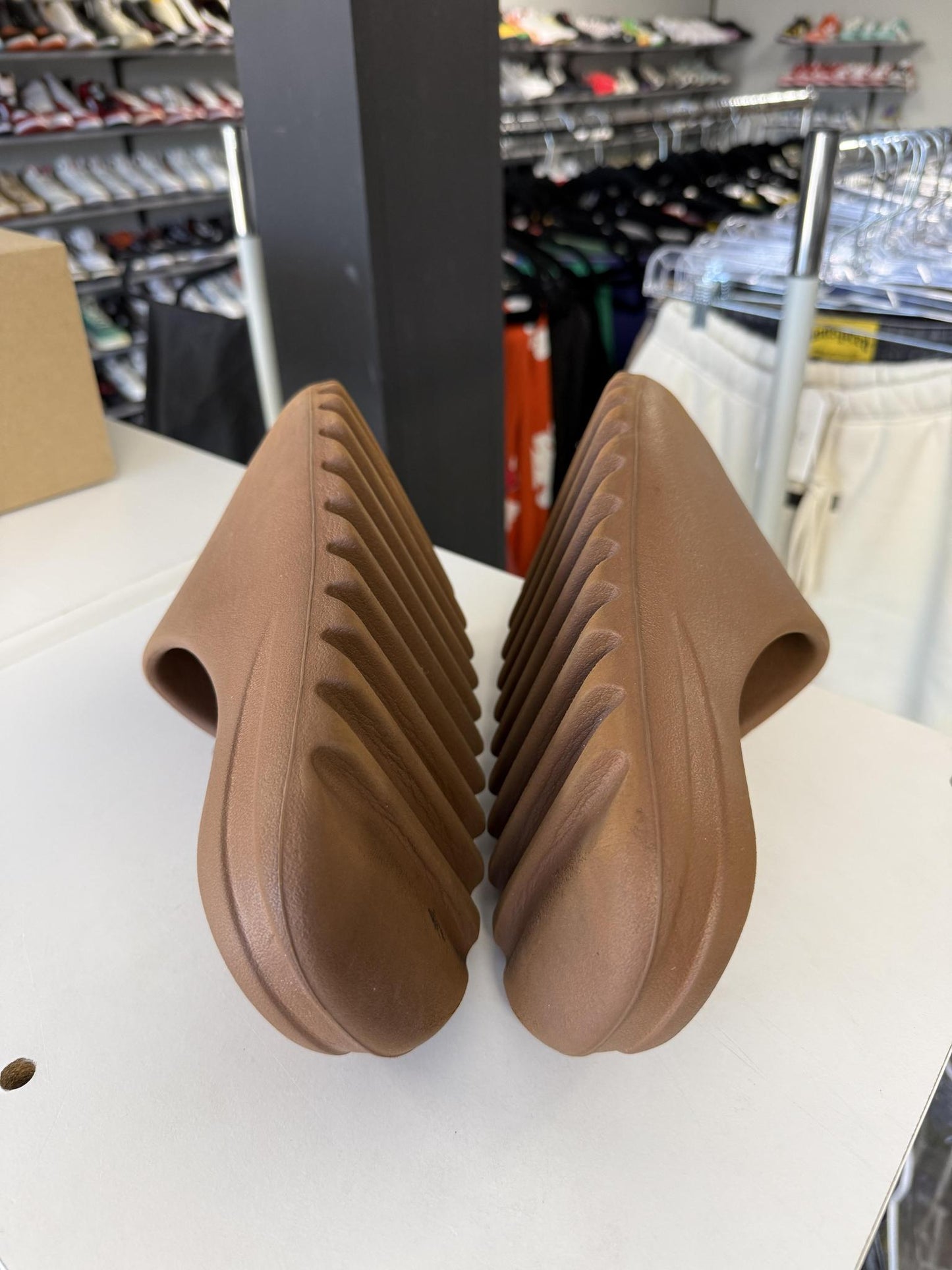 Yeezy Slide "Flax" Used Size 11