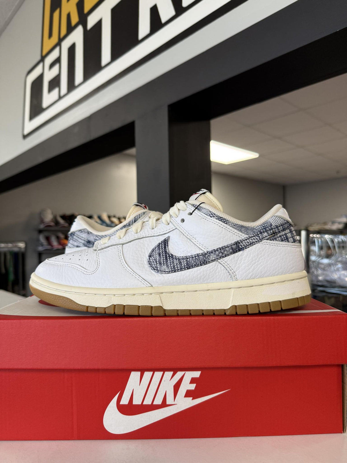 Dunk Low "New Americana Washed Denim" Used Size 9