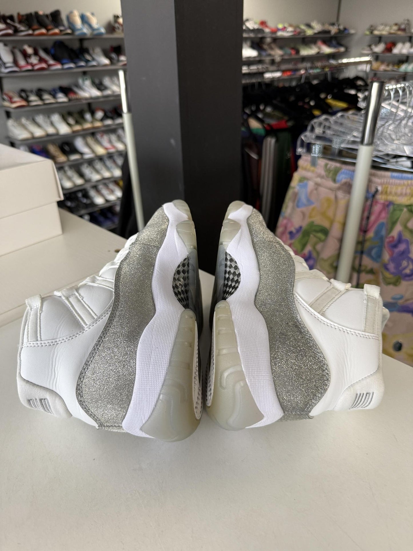 Jordan 11 "Metallic Silver" Used Size 7Y/8.5W