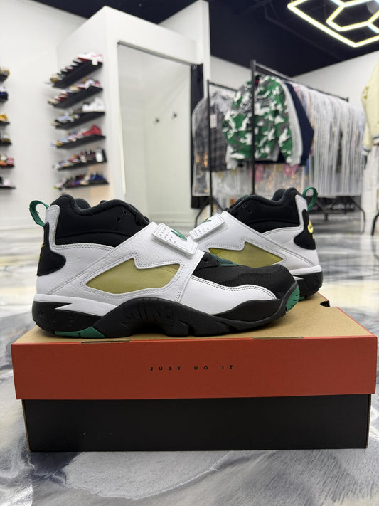 Nike Air Diamond Turf "Emerald" Used Size 11.5