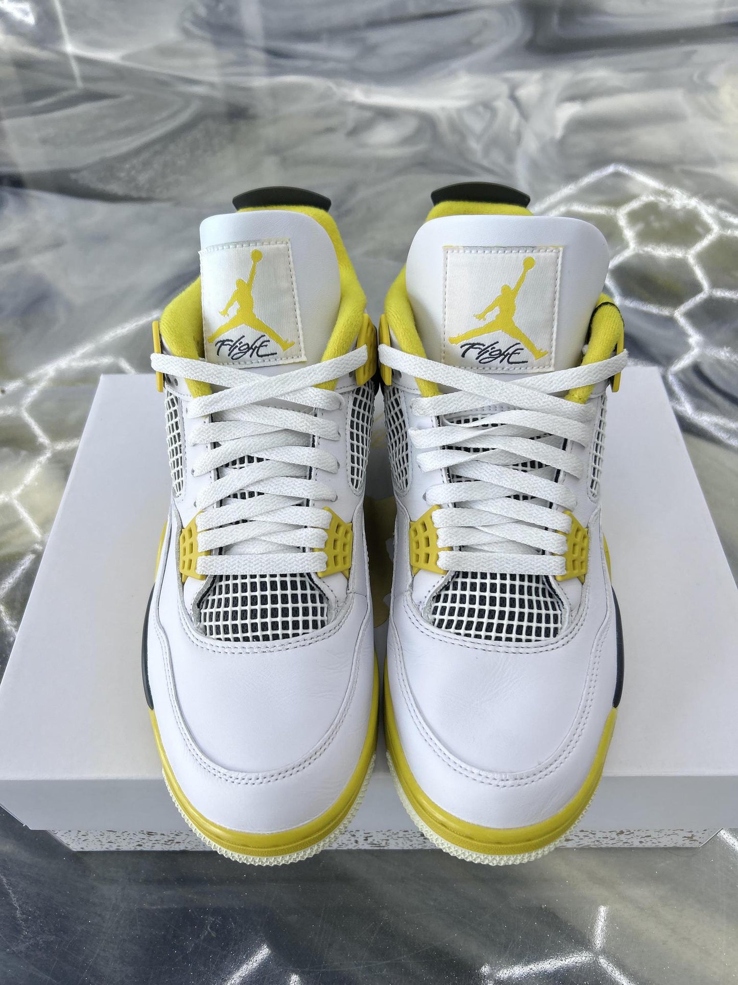 Jordan 4 "Vivid Sulfur" Used Size 10.5M/12W