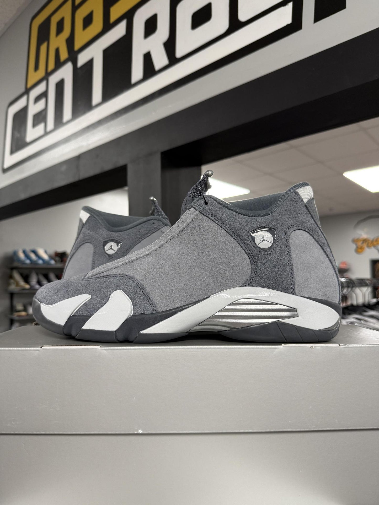 Jordan 14 "Flint Grey" Used Size 12