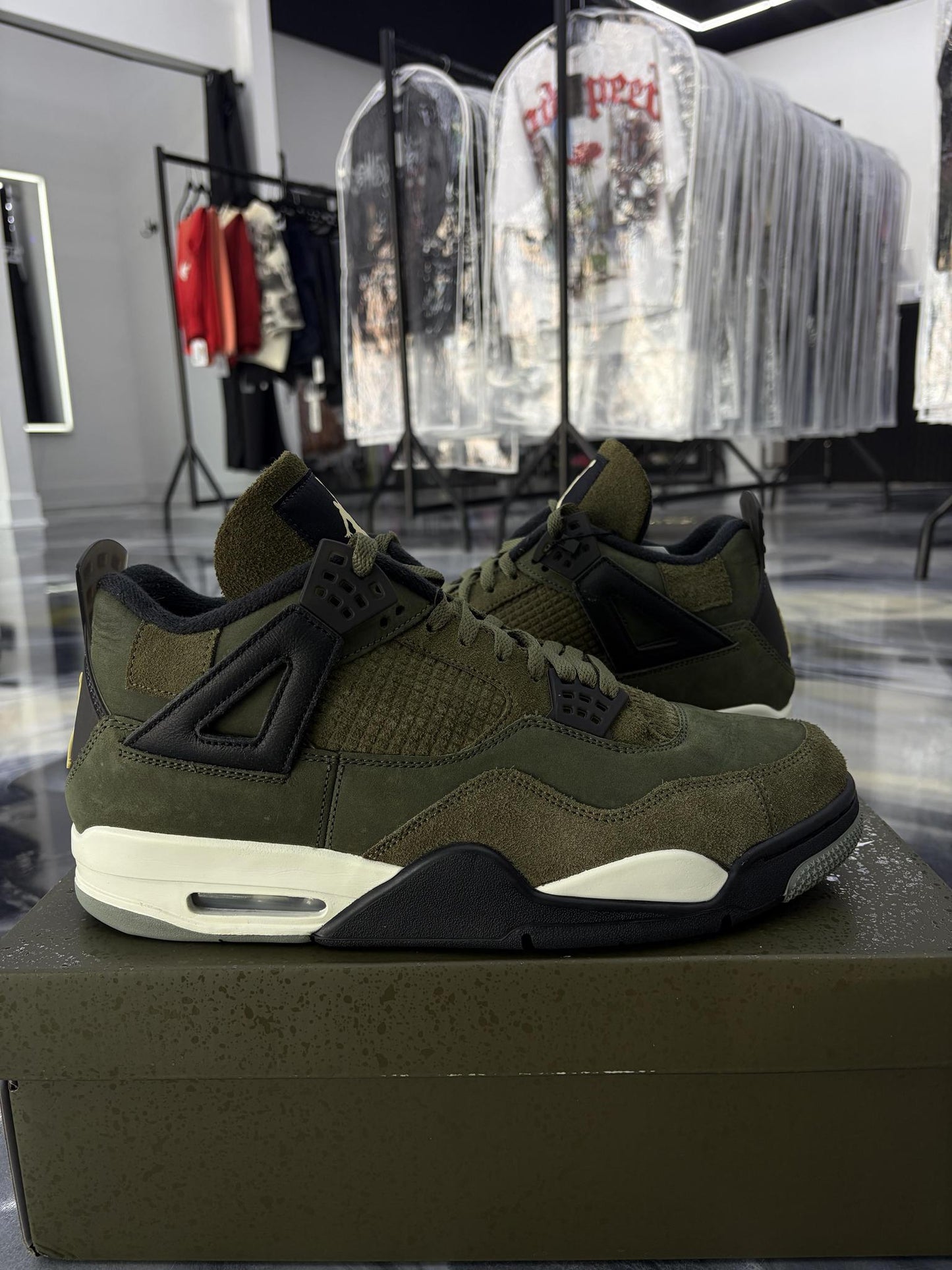 Jordan 4 "Craft Olive" Used Size 13