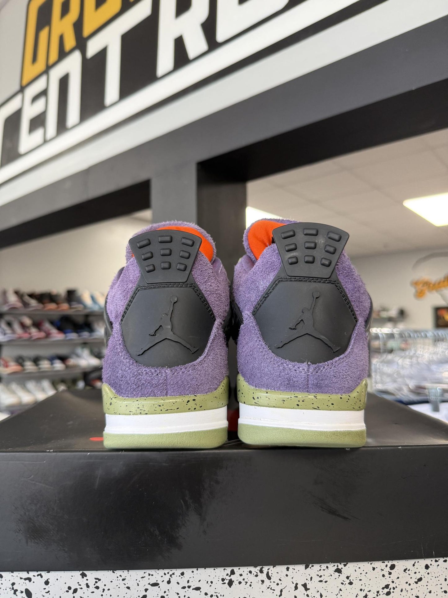Jordan 4 "Purple Canyon" Used Size 7.5