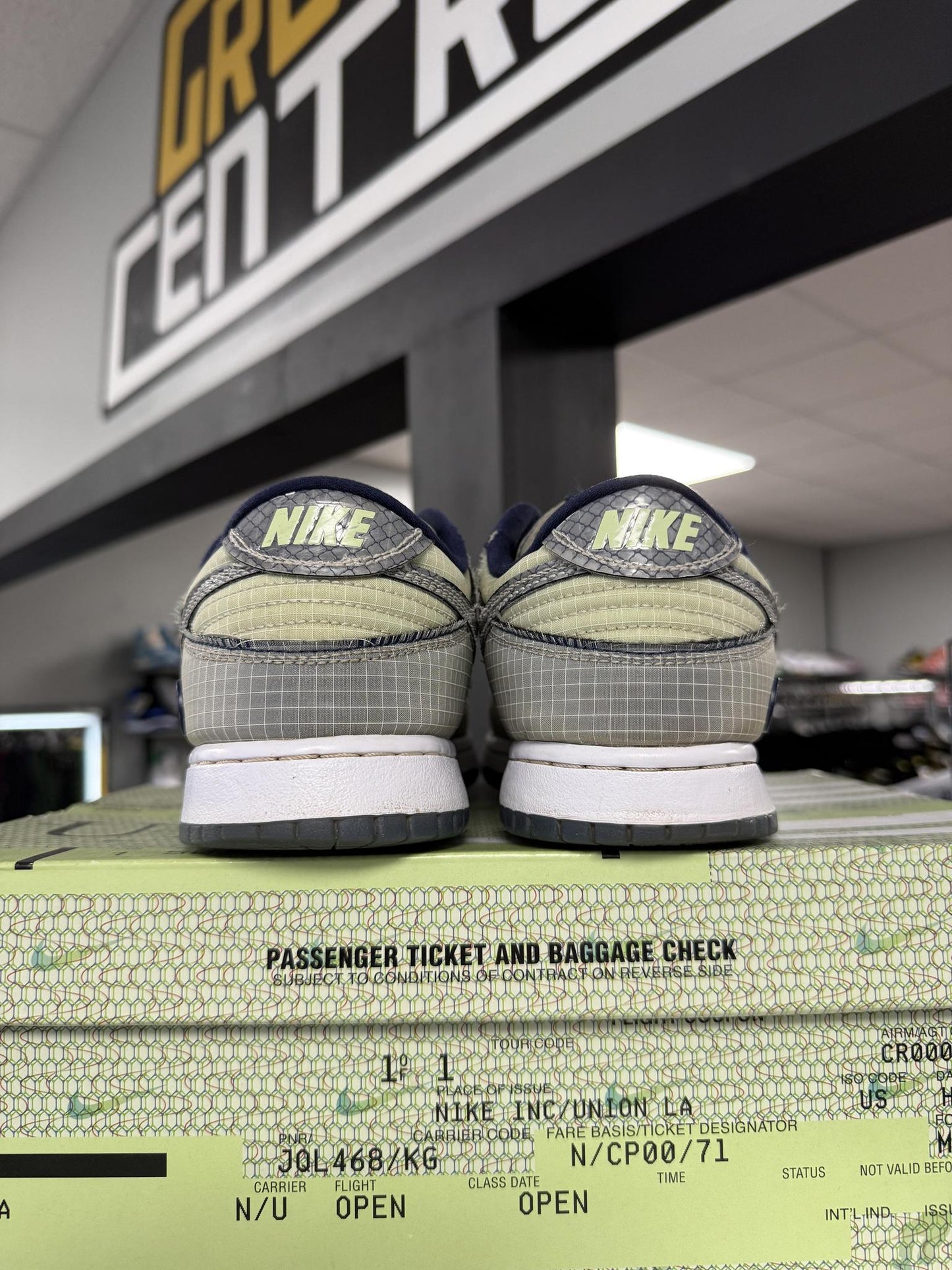 Dunk Low Union "Pistachio" Used Size 8.5