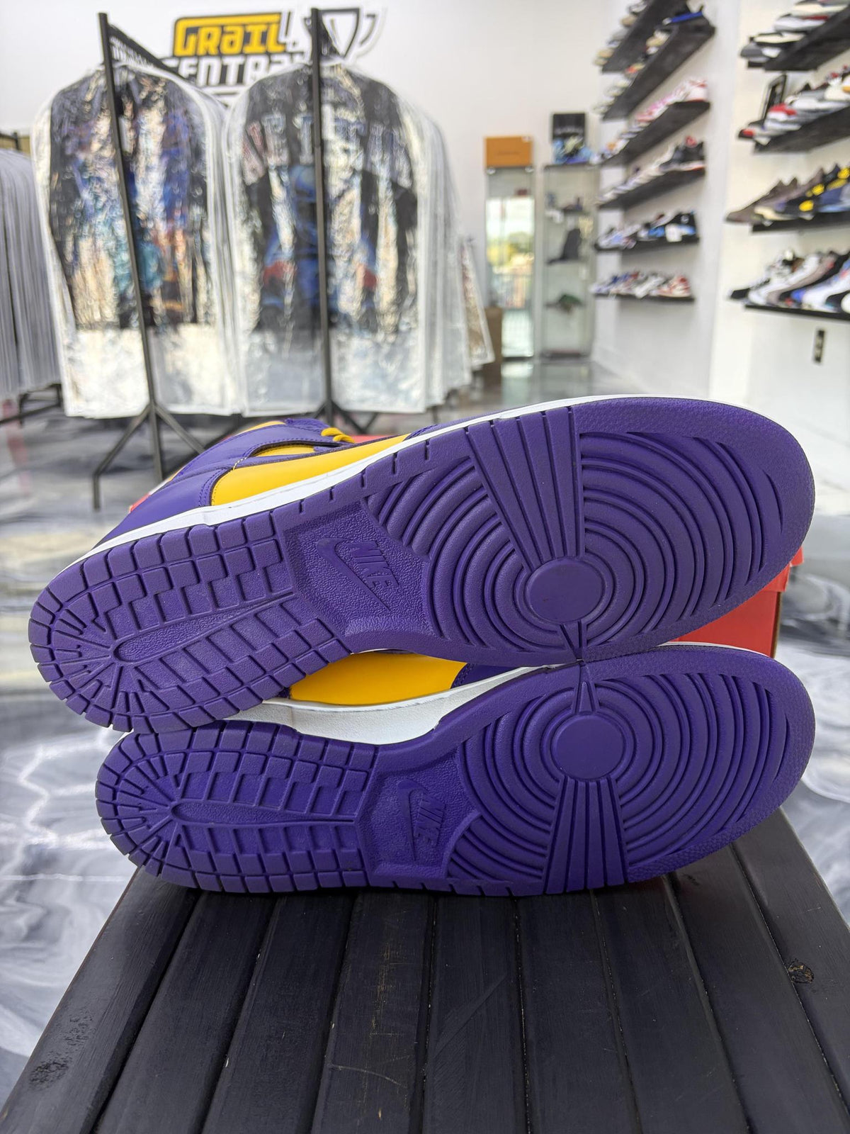 Dunk High "Lakers" Used Size 14