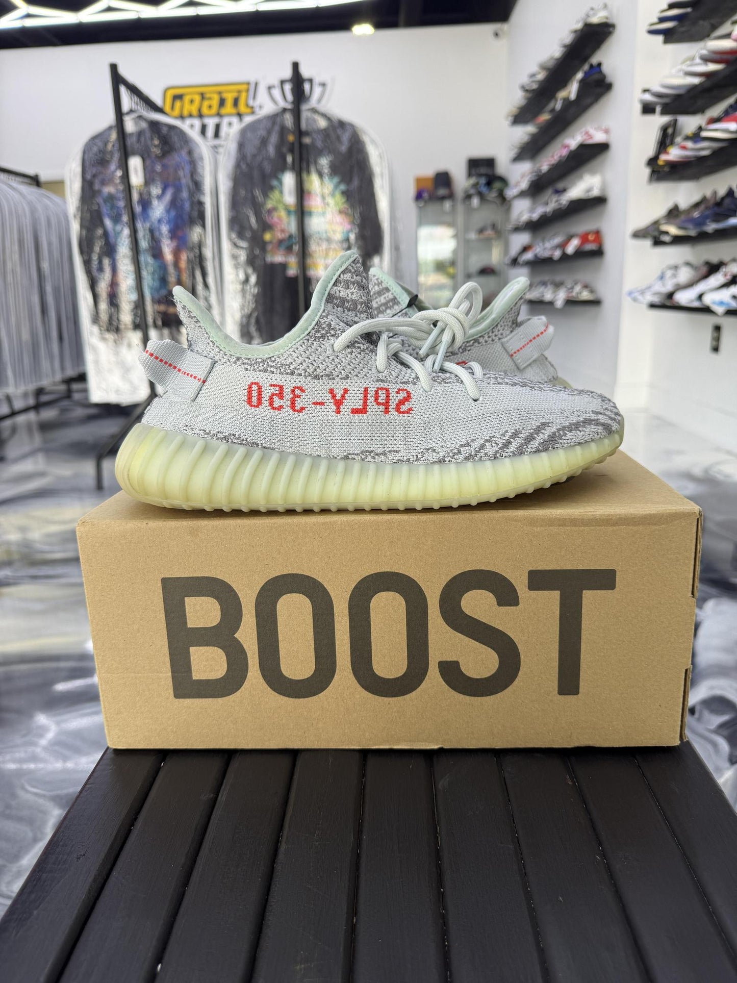 Yeezy 350 "Blue Tint" Used Size 8