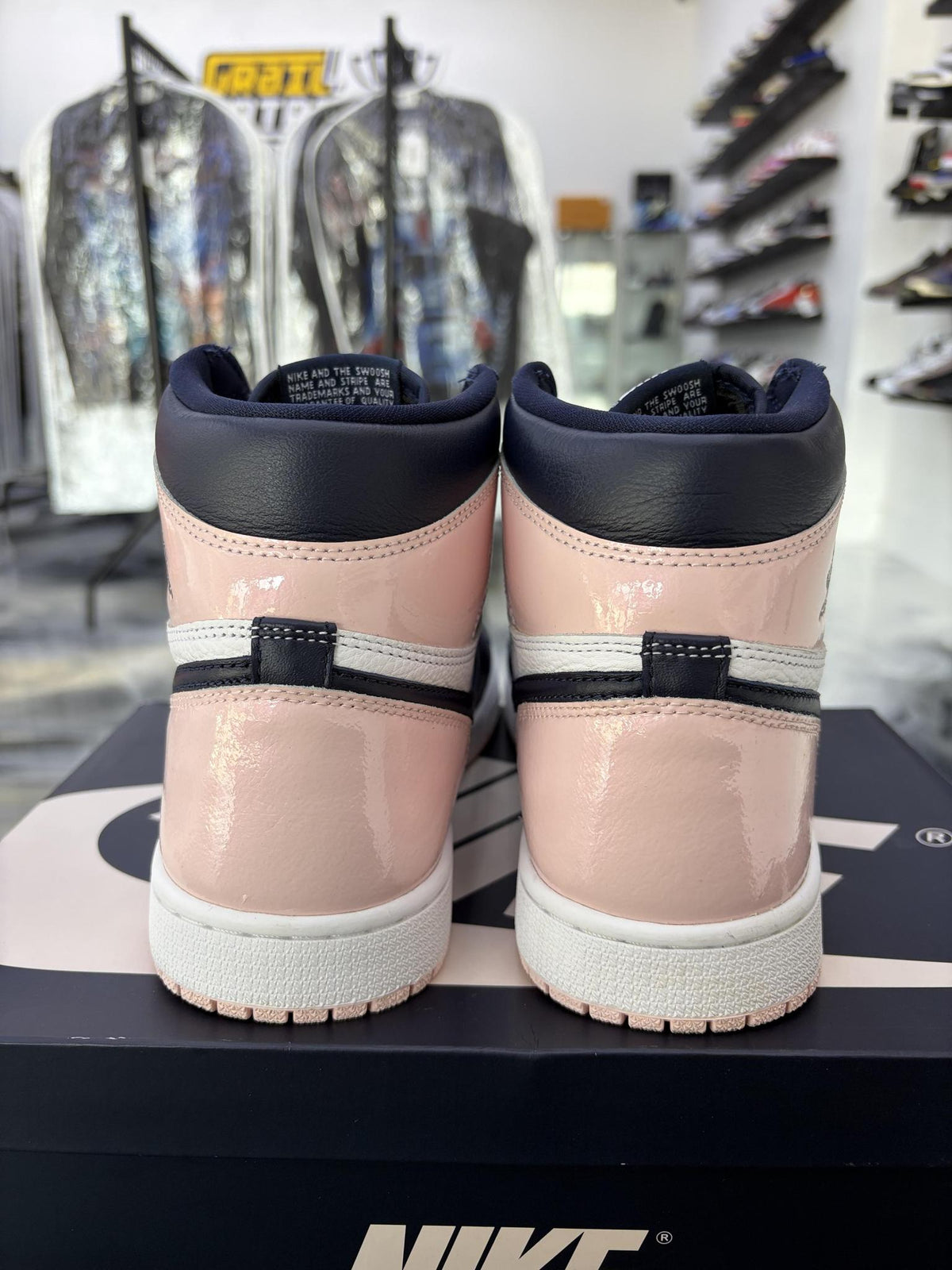 Jordan 1 "Atmosphere" Used Size 8