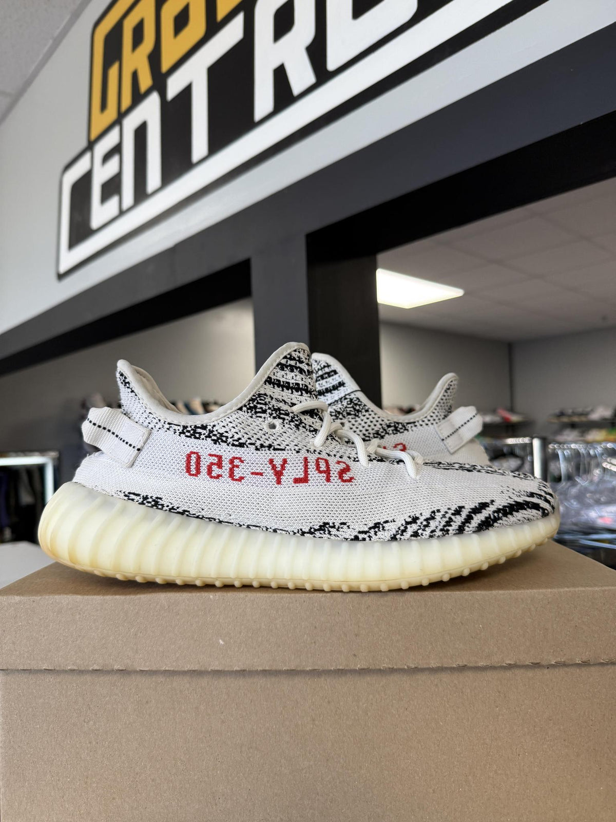 Adidas Yeezy 350 "Zebra" Used Size 10.5