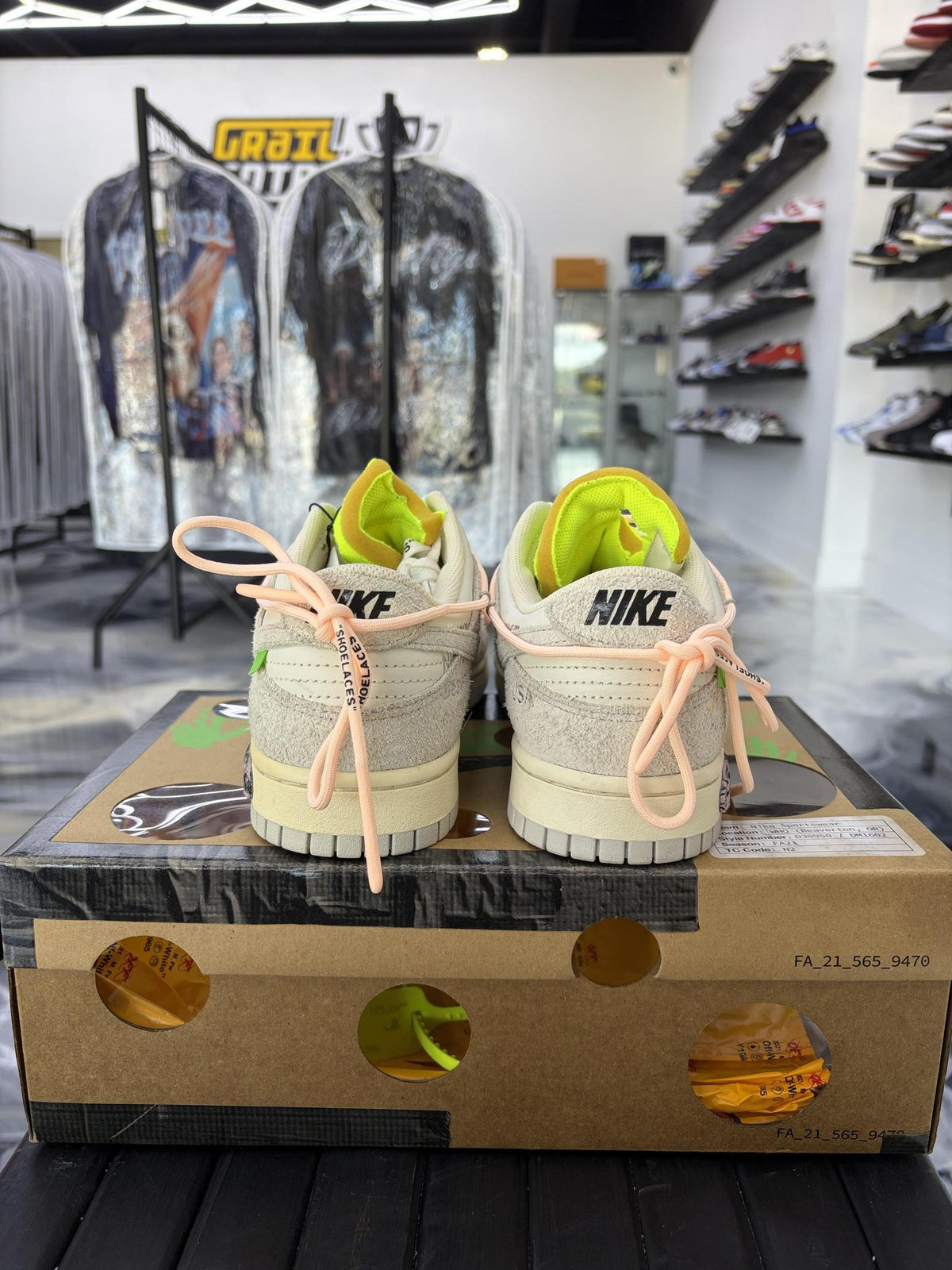 Nike Dunk Low Off White "Lot 12" Used Size 9
