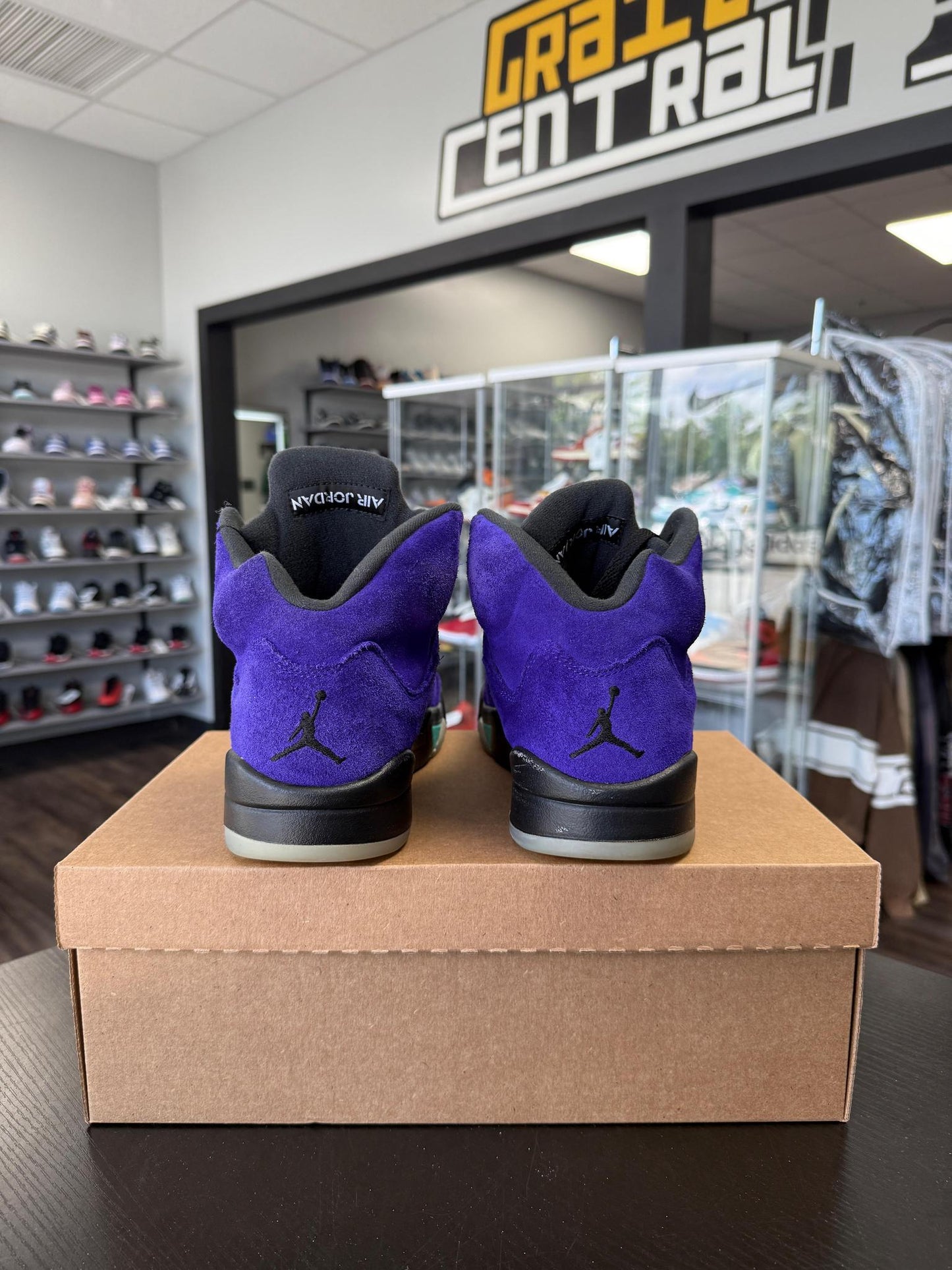 Jordan 5 "Alternate Grape" Used Size 9.5