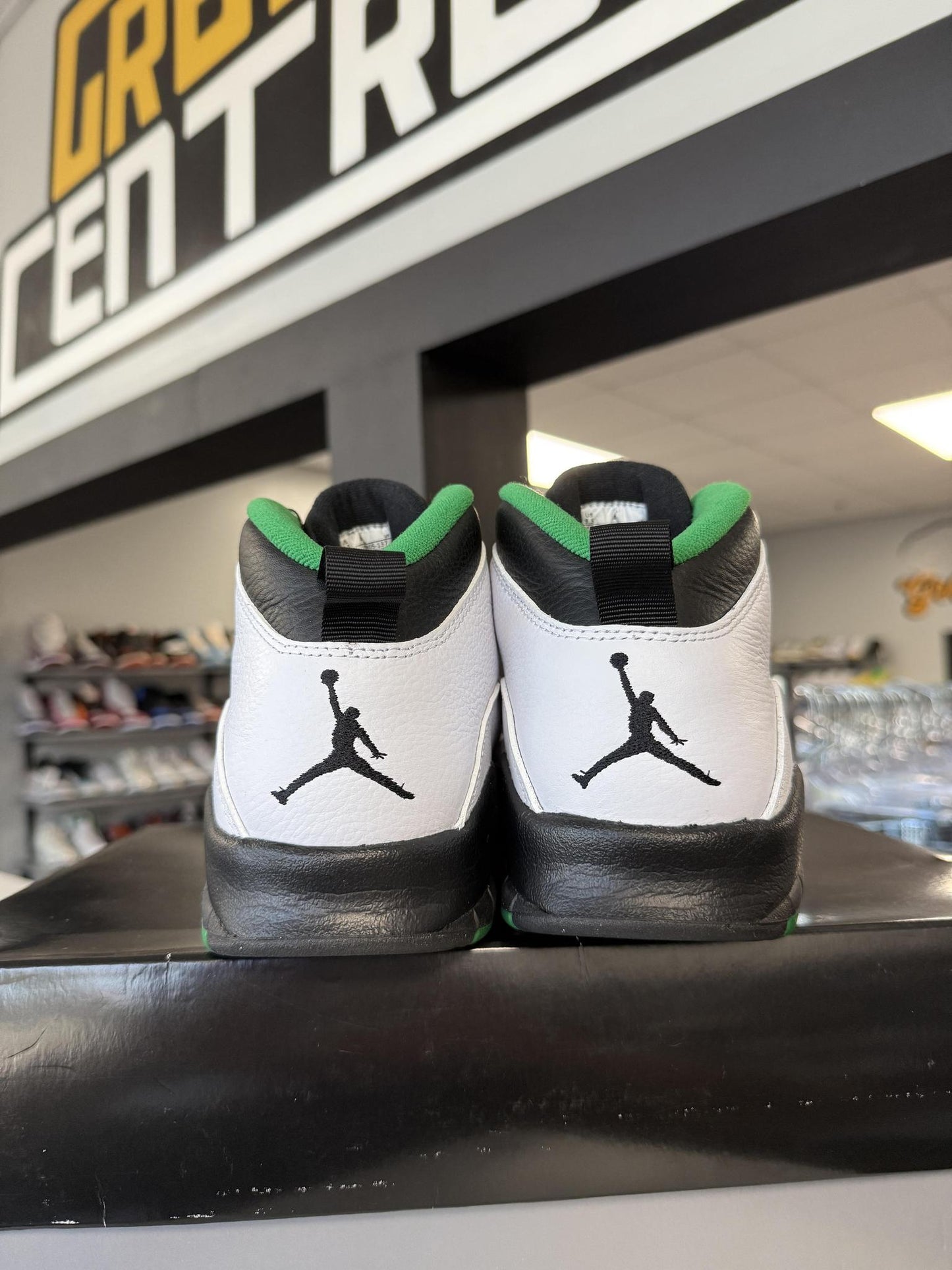 Jordan 10 "Seattle" Used Size 9.5