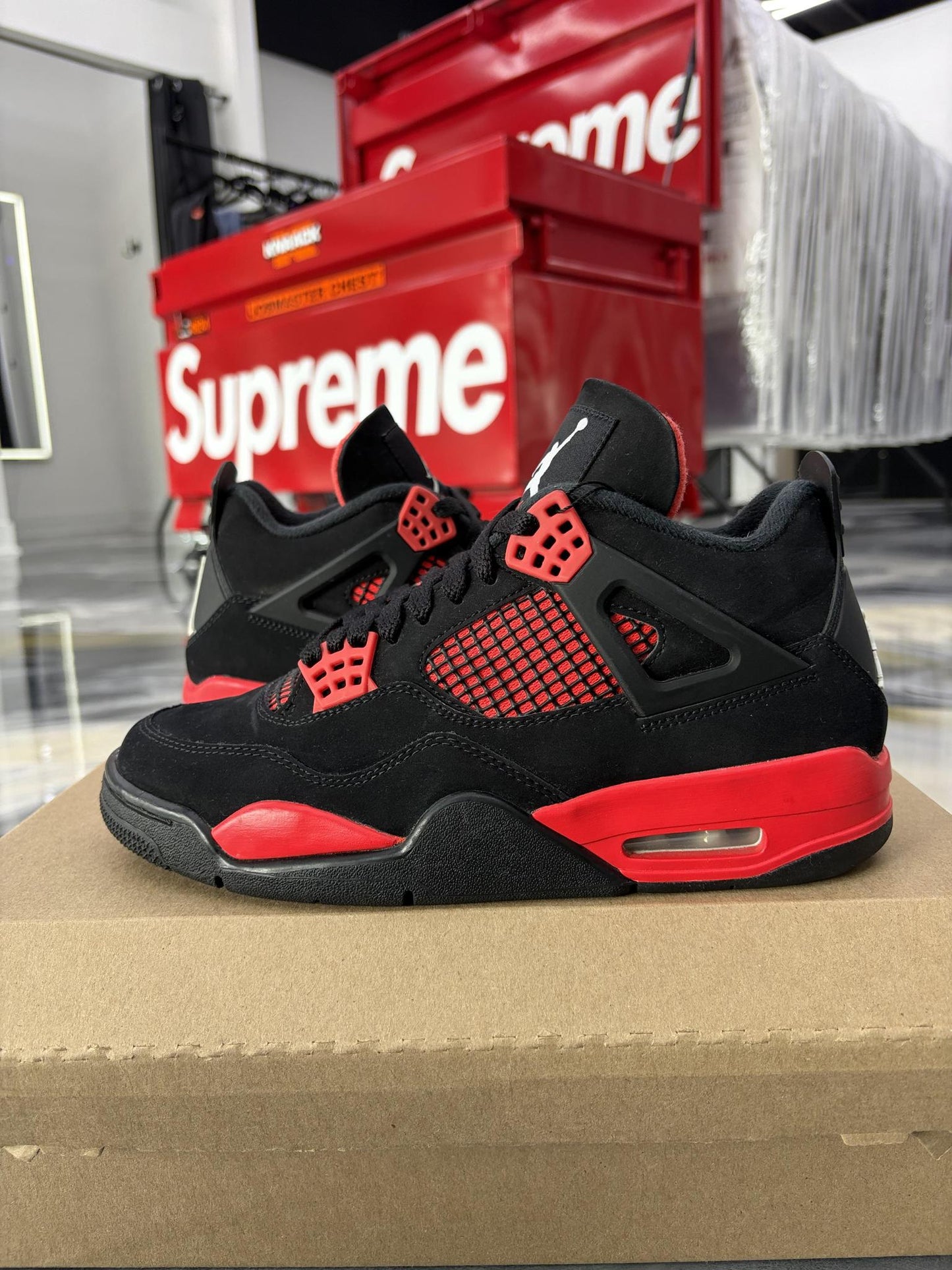 Jordan 4 "Red Thunder" Used Size 7.5