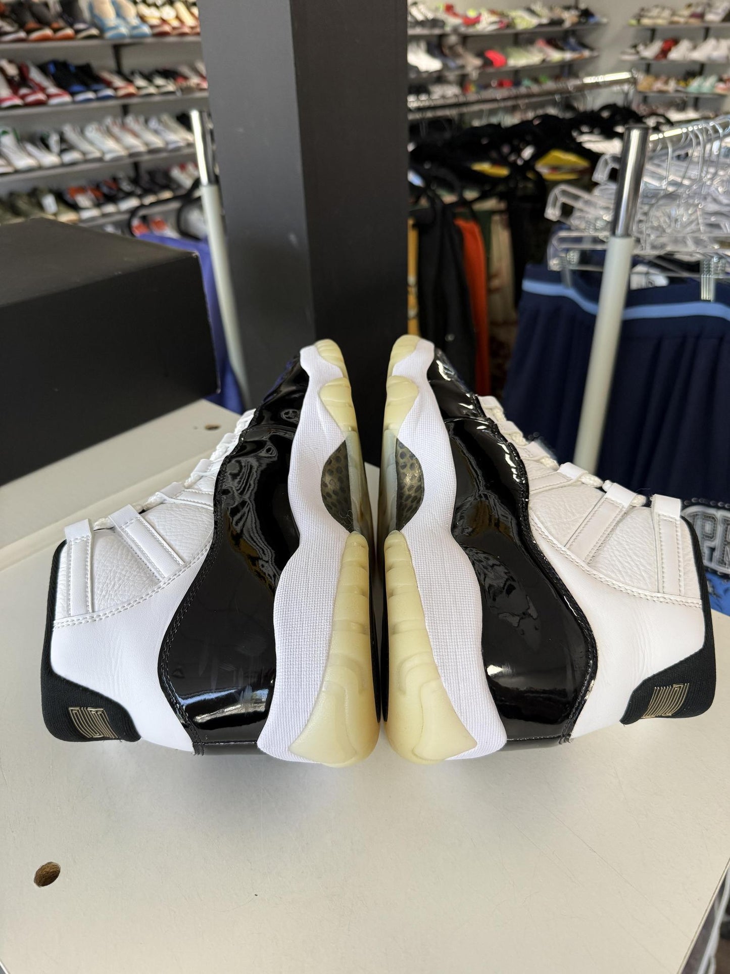 Jordan 11 "Gratitude" Used Size 9.5