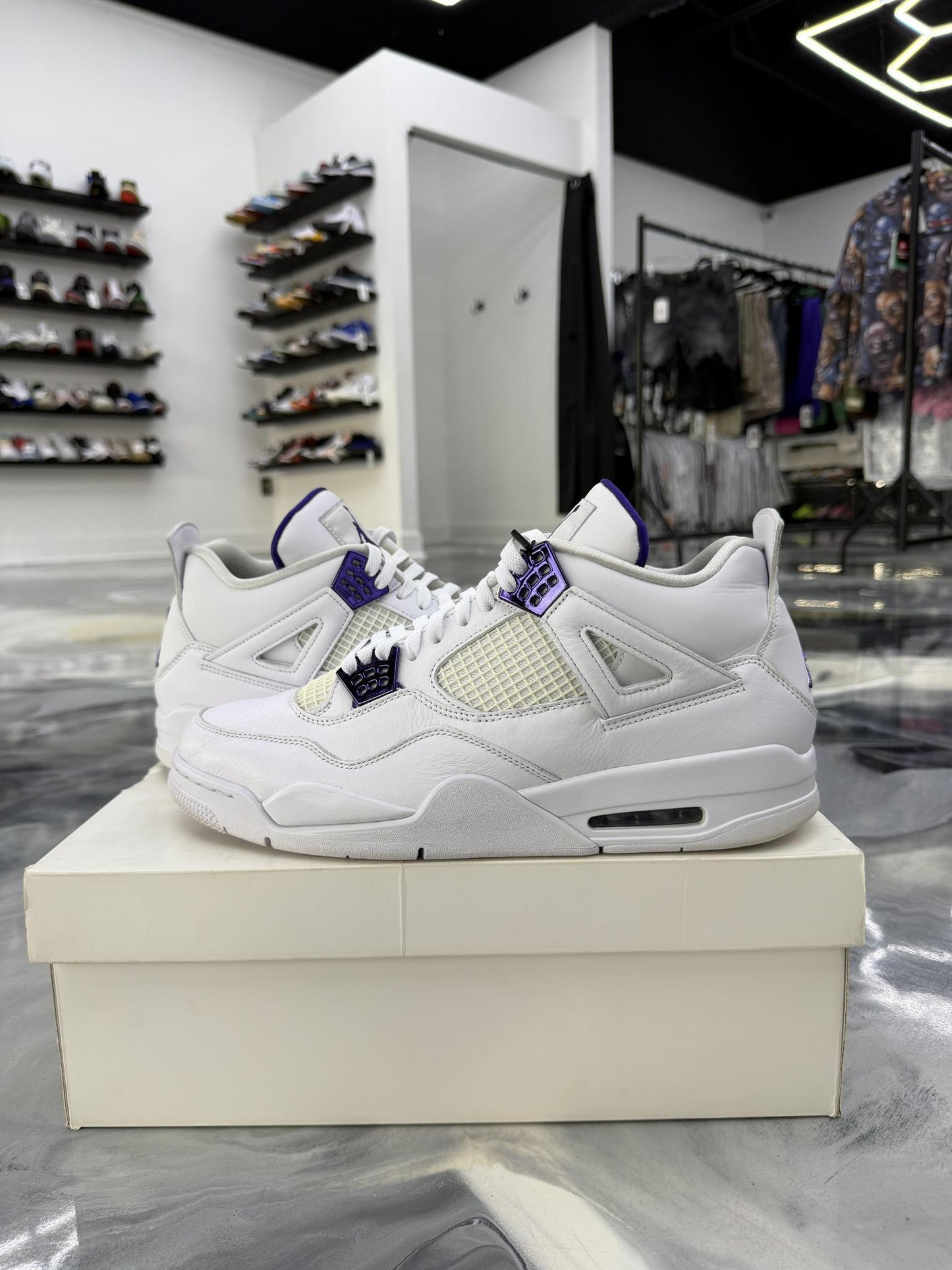 Jordan 4 "Metallic Purple" Used Size 13