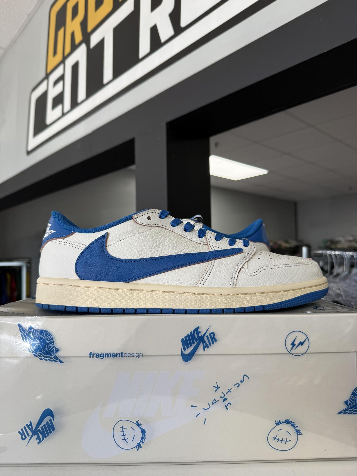 Jordan 1 Low Travis Scott "Fragment Sail" Used Size 11