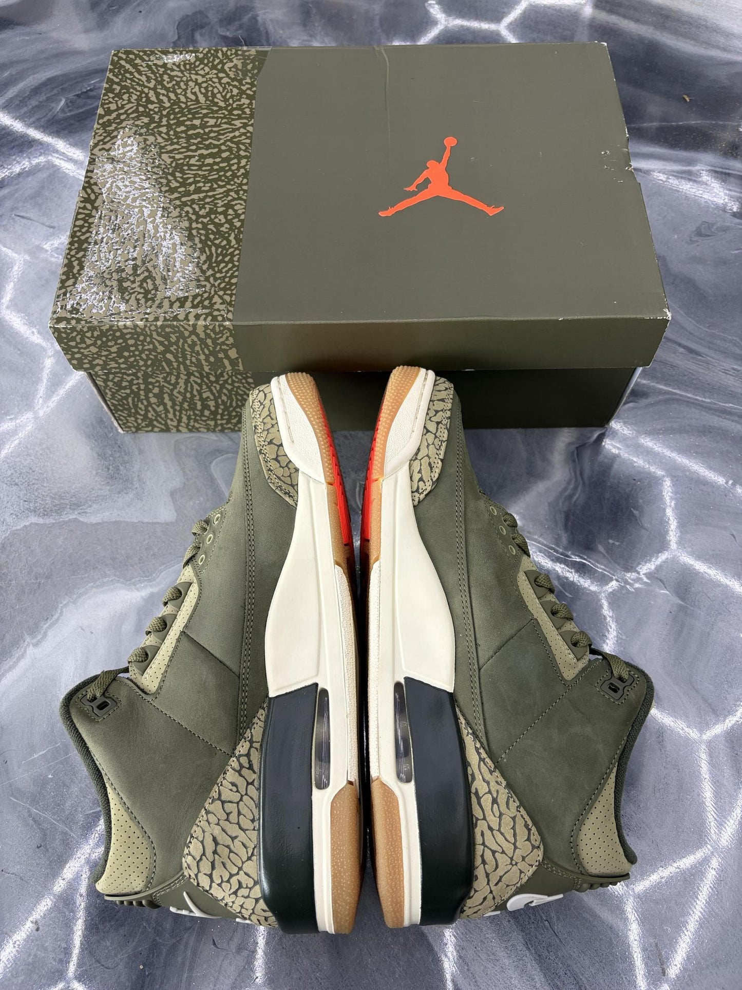Jordan 3 "Family Affair" Used Size 9