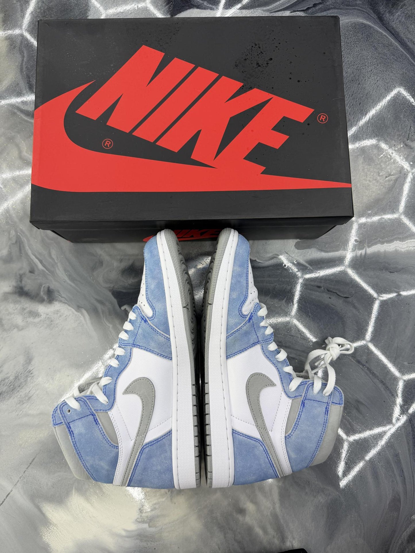 Jordan 1 Hyper Royal Used Size 11