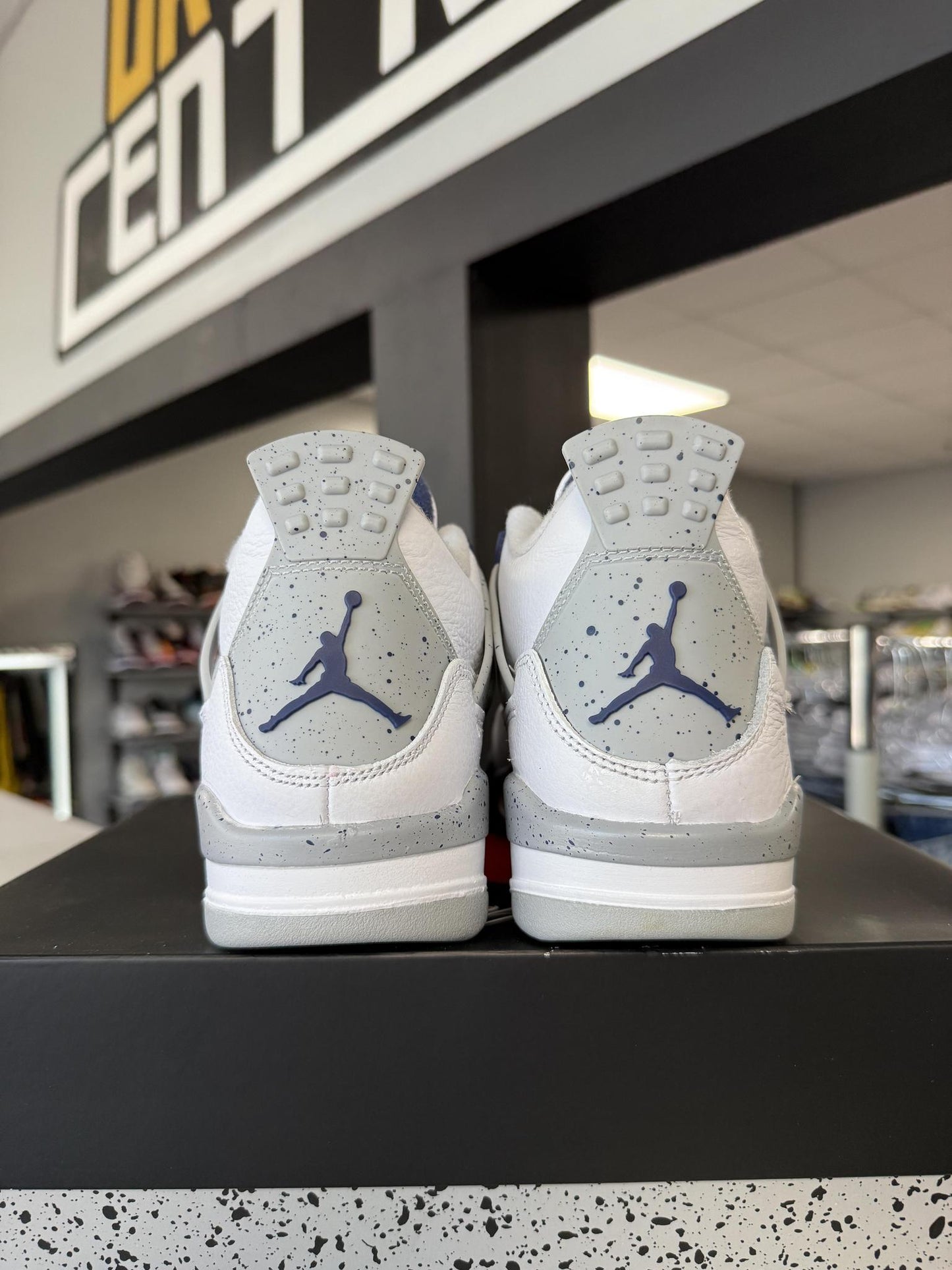 Jordan 4 "Midnight Navy" Used Size 6Y/7.5W