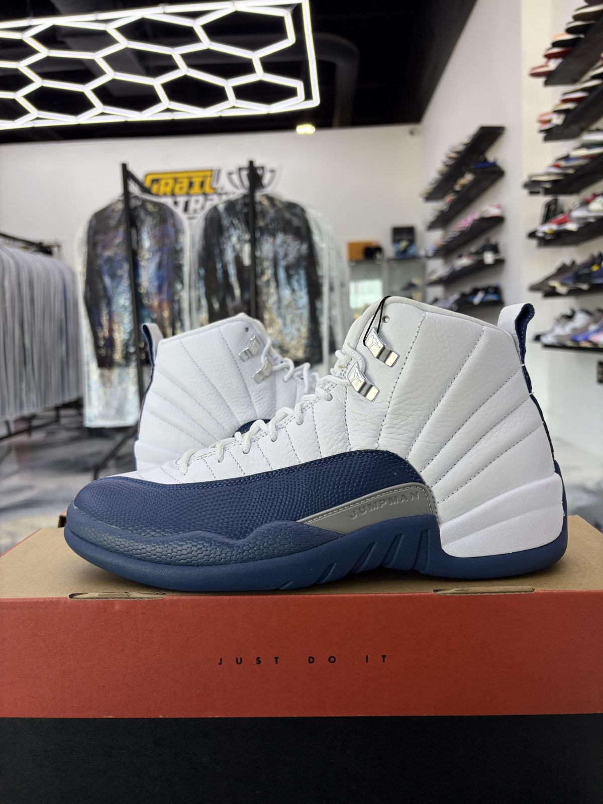 Jordan 12 "French Blue" Used Size 8.5