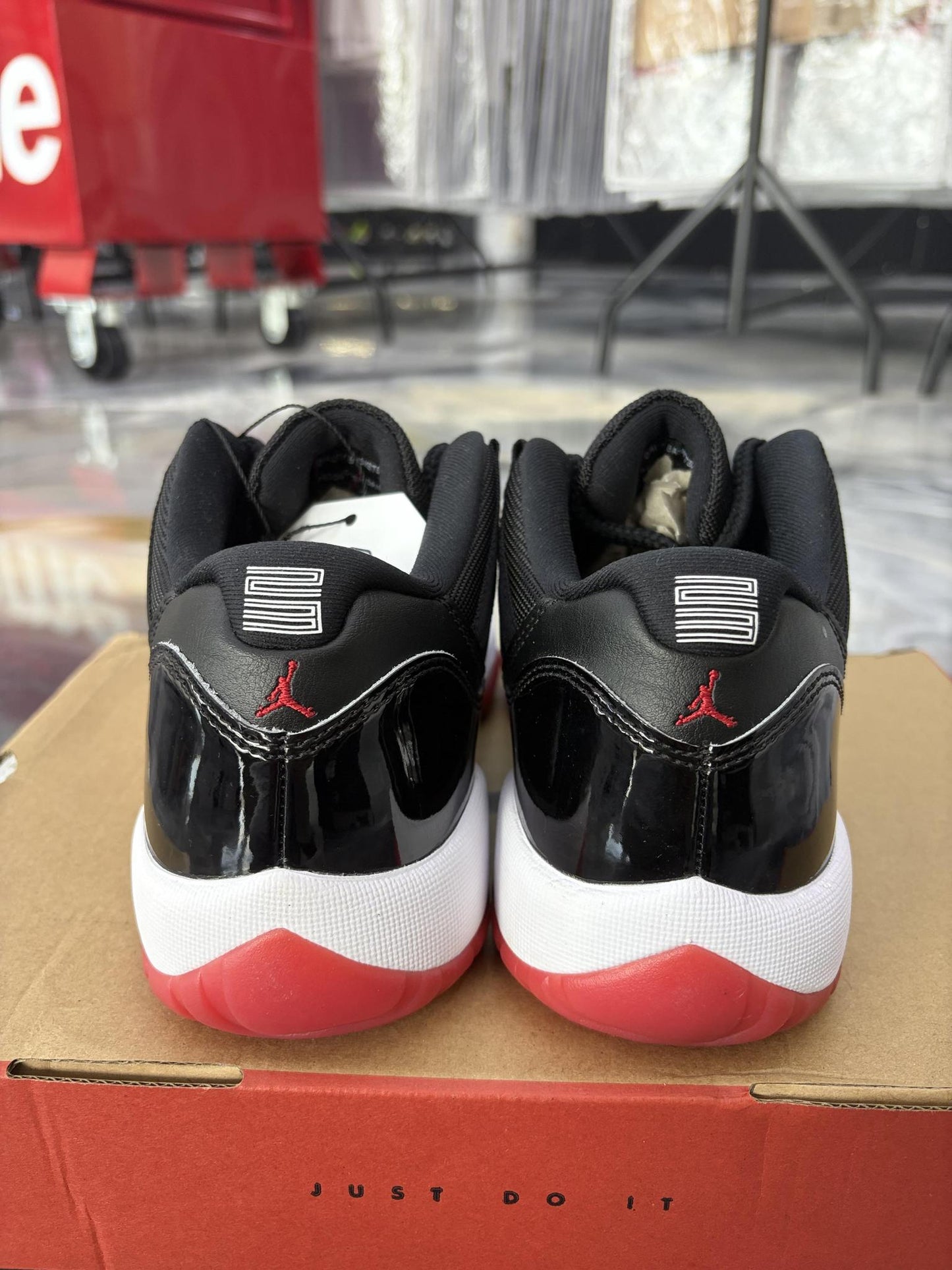 Jordan 11 Low "Bred" Used Size 7Y/8.5W